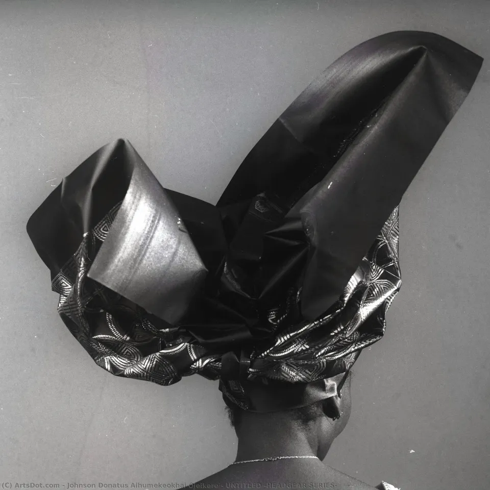Untitled (headgear Series) — Johnson Donatus Aihumekeokhai Ojeikere
