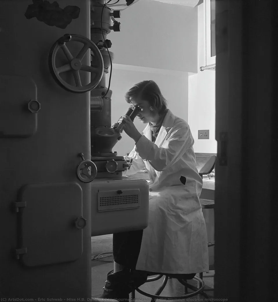 Miss H.b. Donald Of Melbourne, Australia, At The Siemeus Electron Microscope — Éric Schwab