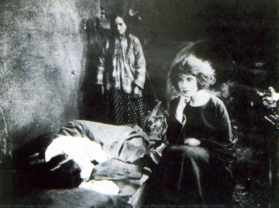Photography Negative Tina Modotti The Coat Of The Tiger Movie — Archivo El Sol De Mexico
