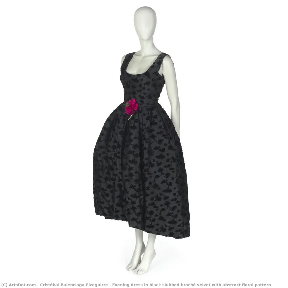 Evening Dress In Black Slubbed Broché Velvet With Abstract Floral Pattern — К Cristóbal Balenciaga Eizaguirre