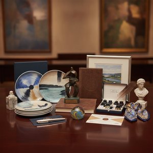 Top 10 Meaningful Art Gifts for Unforgettable Corporate Gifting