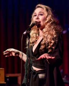 haley elizabeth reinhart