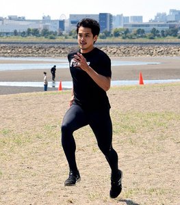 Ken-Ichi Wada