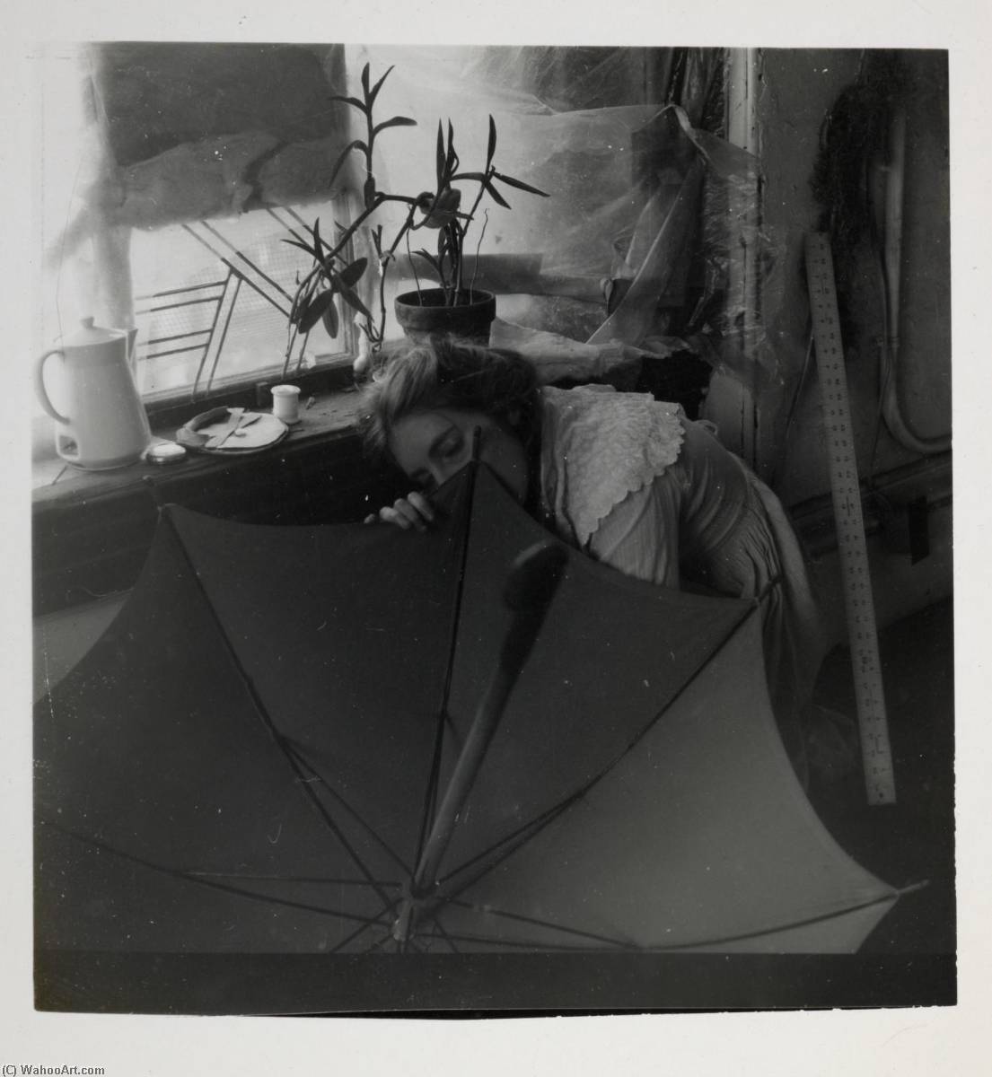 Untitled (fw Crouching Behind Umbrella) — Francesca Woodman