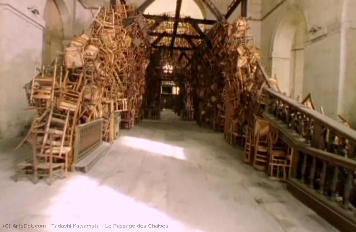 Le Passage Des Chaises — Tadashi Kawamata