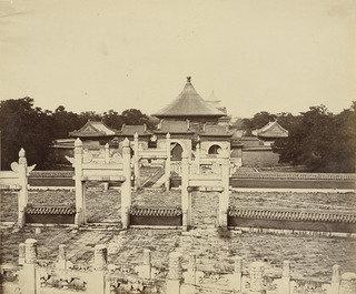 Interior And Arches Of The Temple Of Heaven, Where The Emperor Sacrifices Once A Year In The Chinese City Of Peking — Felice Beato