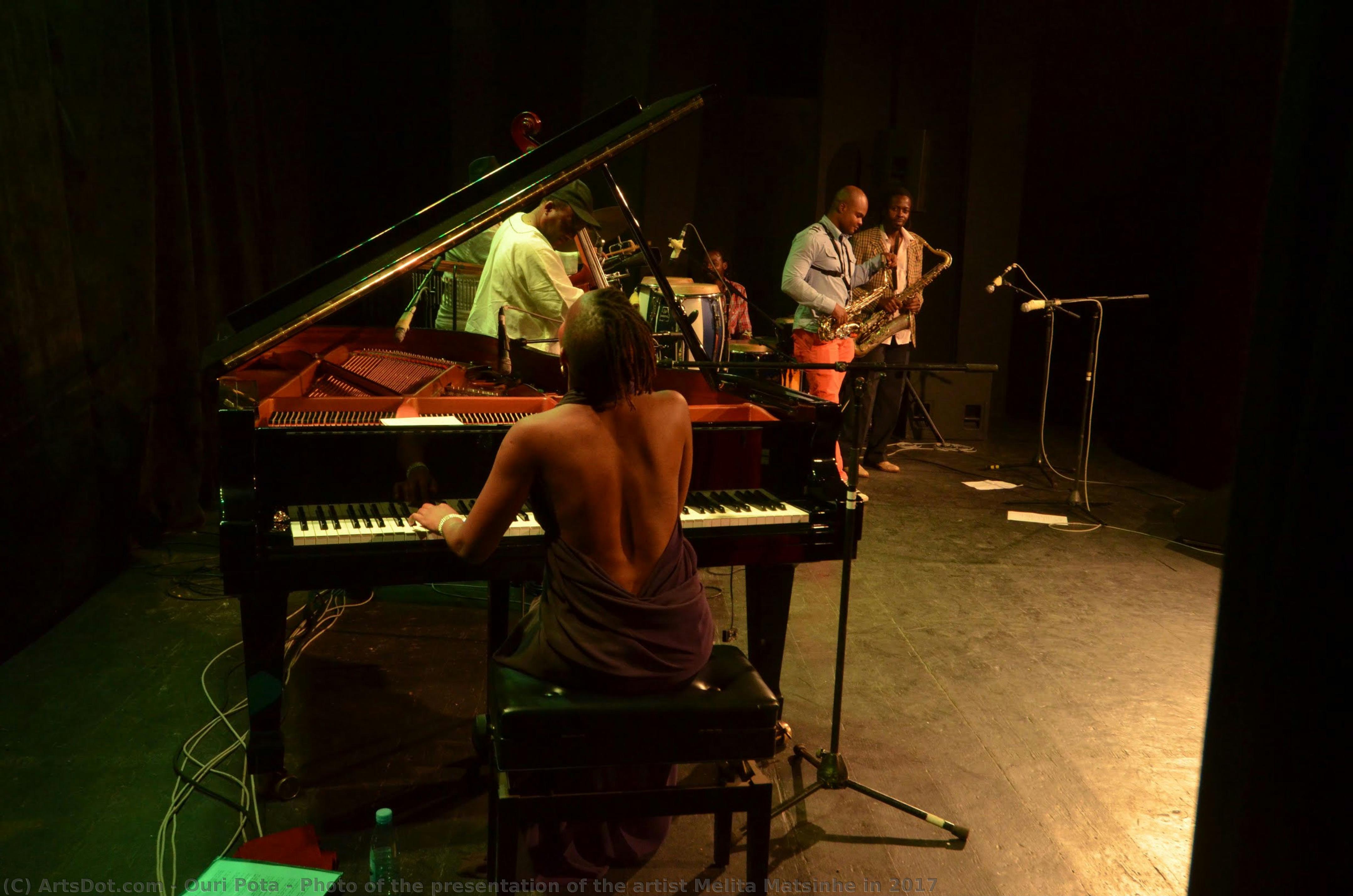 Photo Of The Presentation Of The Artist Melita Matsinhe In 2017 — Ouri Pota