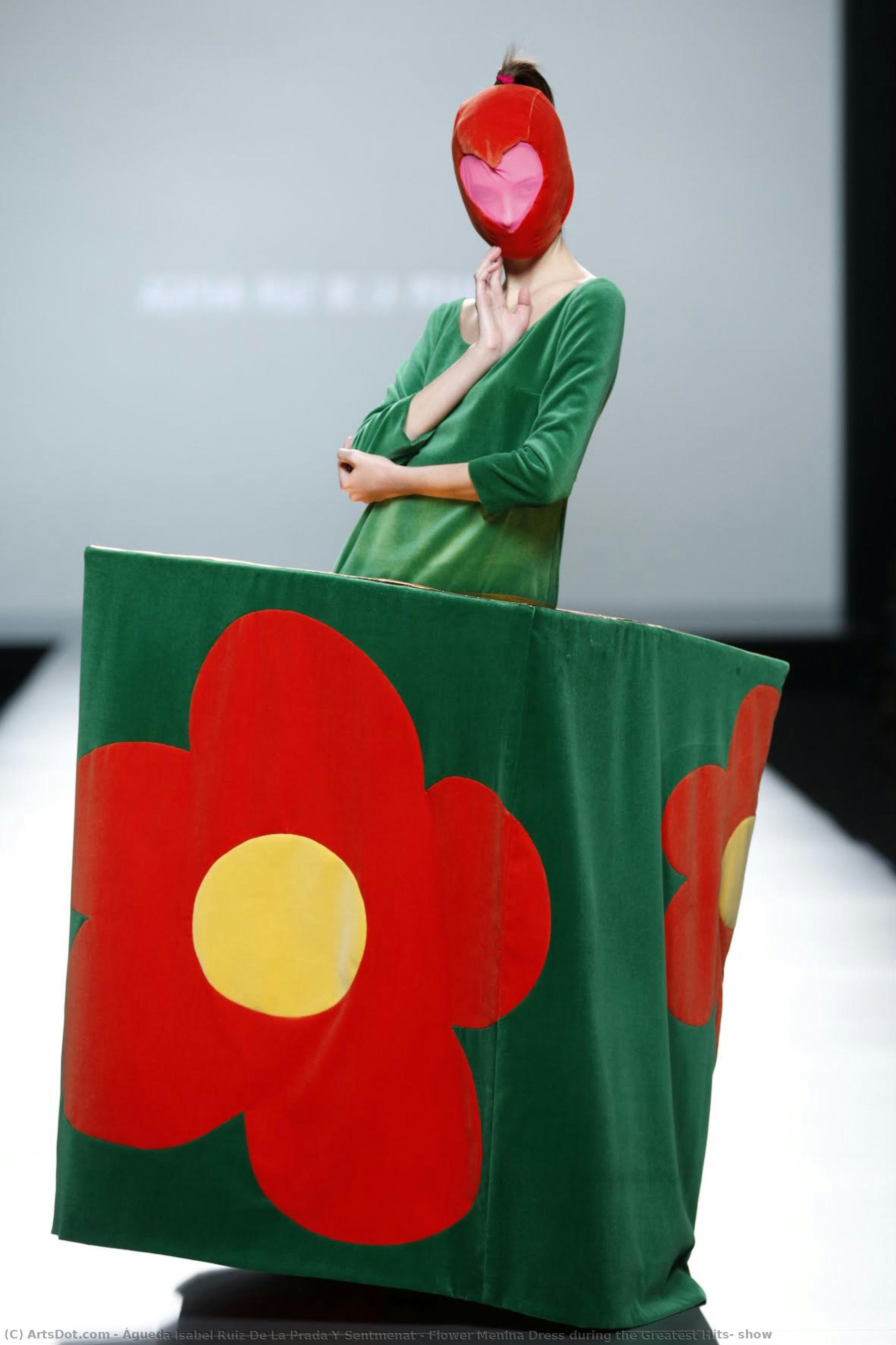 Flower Menina Dress During The Greatest Hits! Show — Águeda Isabel Ruiz De La Prada Y Sentmenat