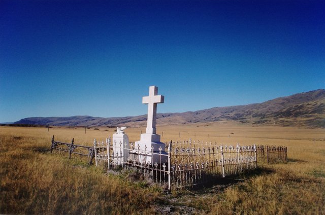 Past Lives, Nevis Valley — Грэм Сидни