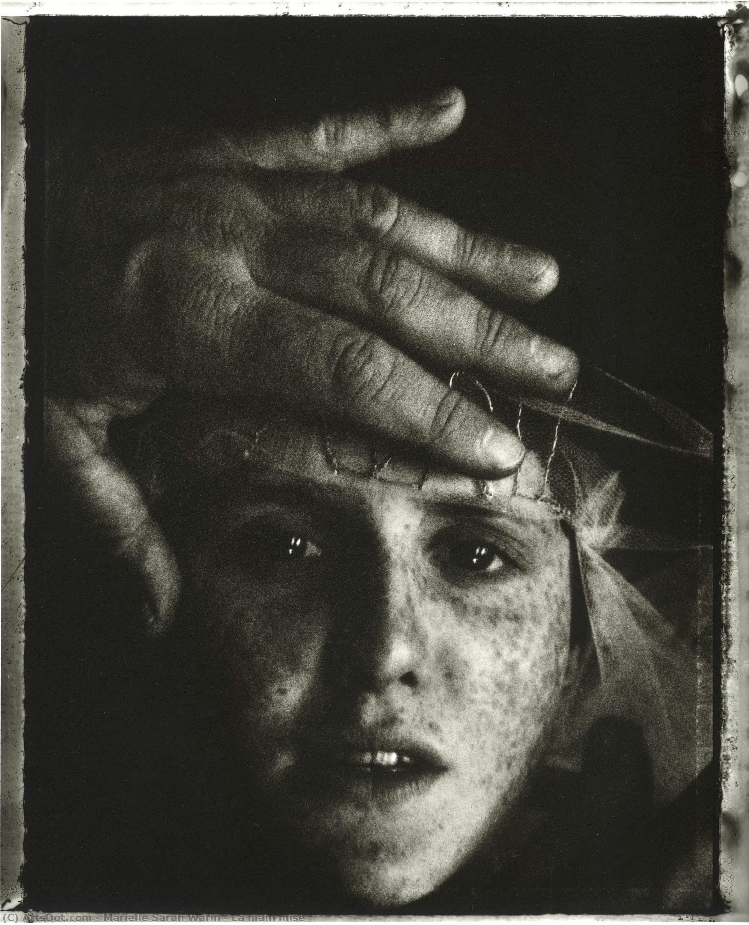 La Main Mise — Sarah Moon