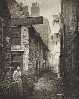 Old Vennel Off High Street — Thomas Annan