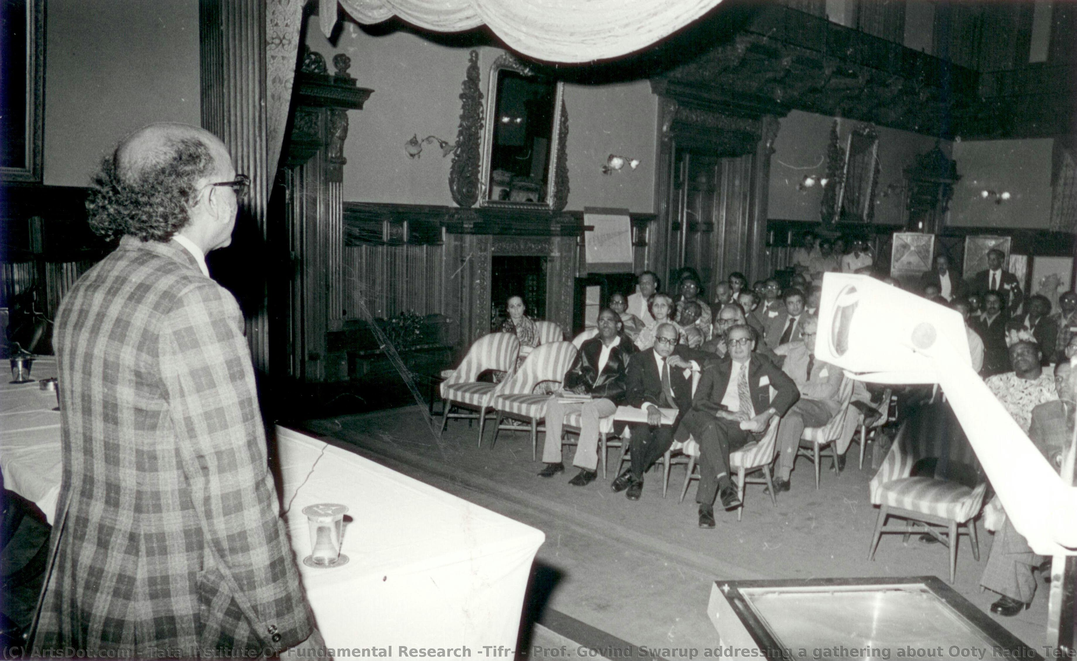 Prof. Govind Swarup Addressing A Gathering About Ooty Radio Telescope — Tata Institute Of Fundamental Research (tifr)