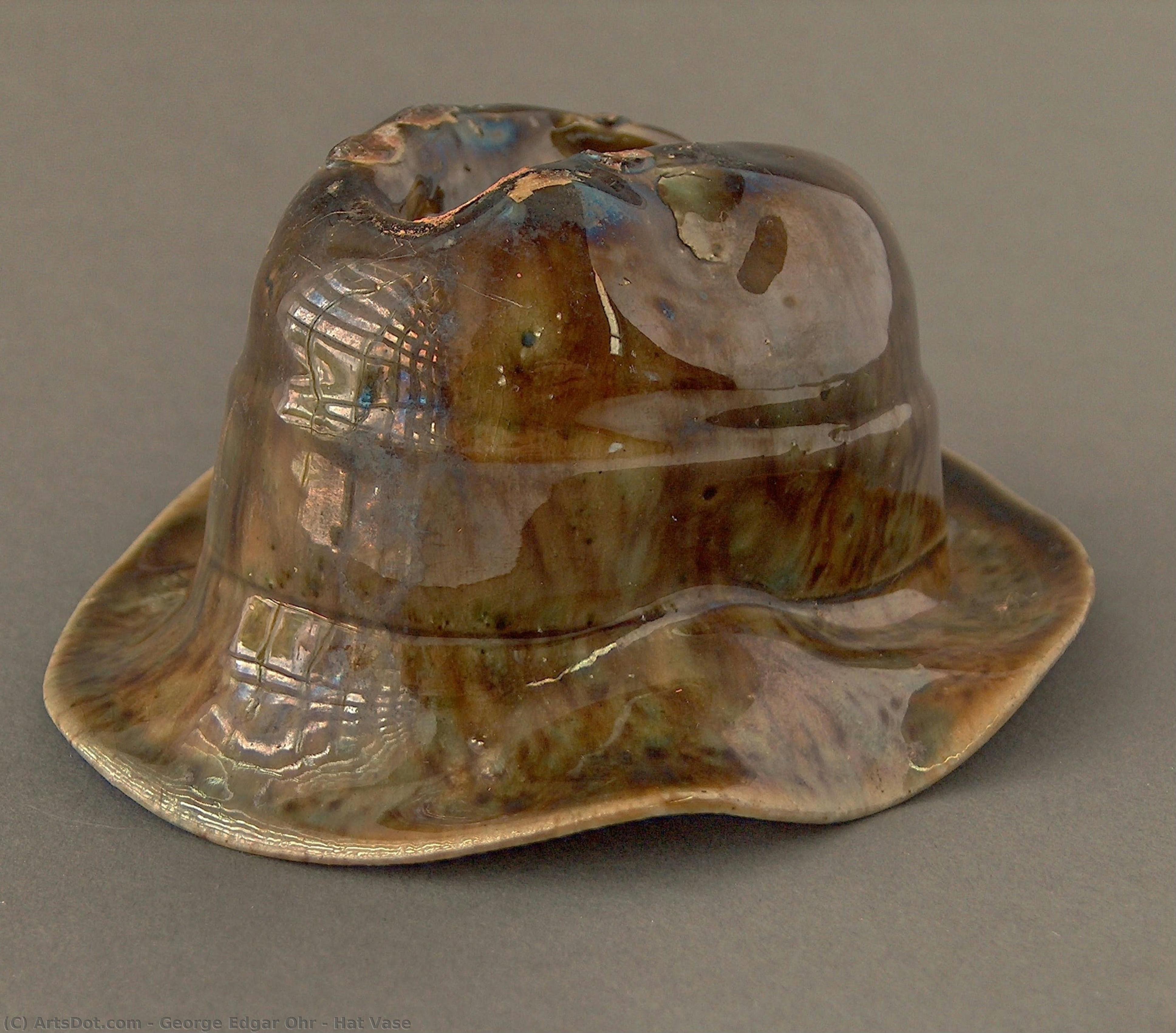 Hat Vase — Безумный Художник Билкиси