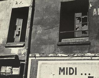 Midi, 7 Heures, L'heure Du Berger (the Hour Of The Lover) At Broken Window, Paris — Ilse Bing