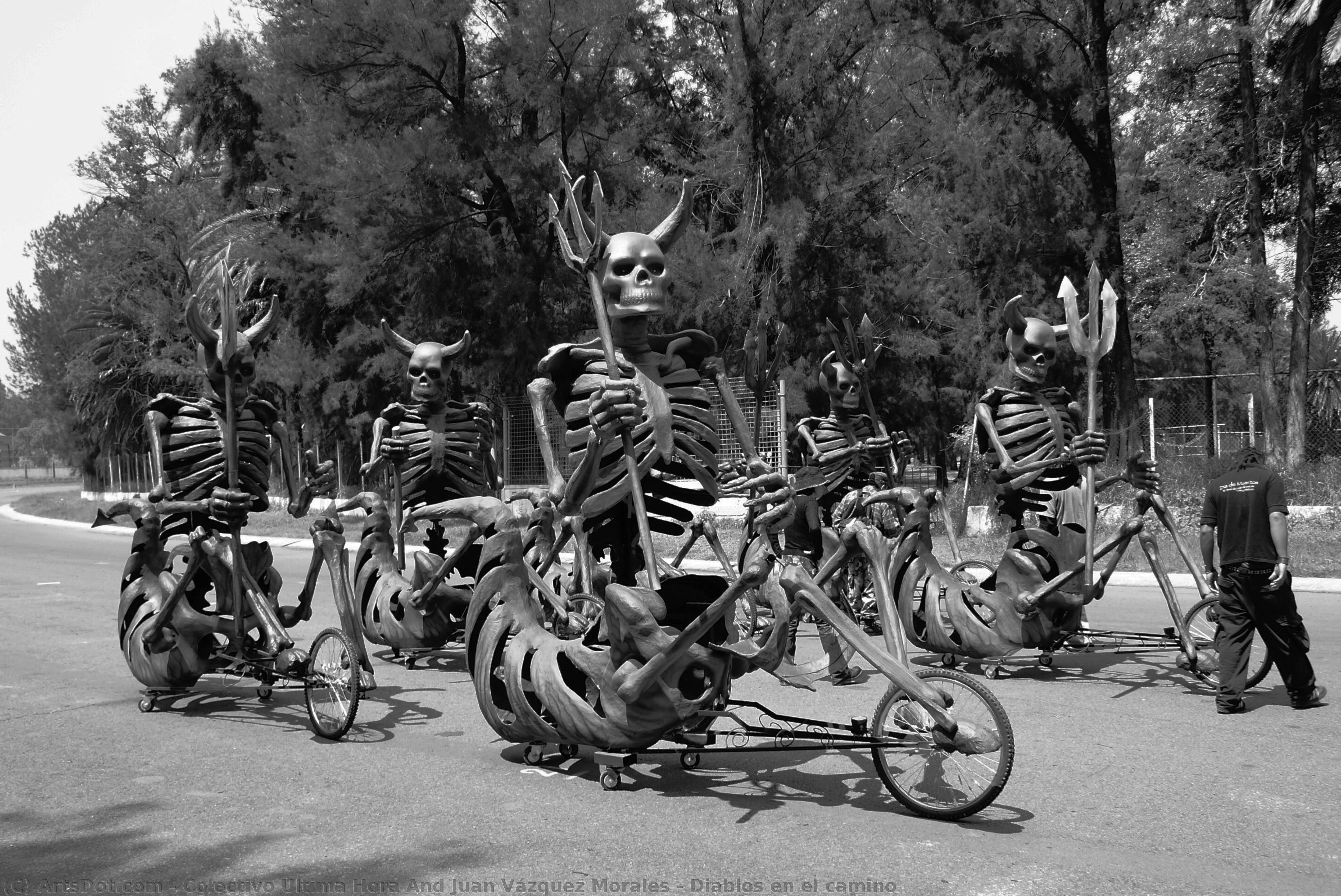 Diablos En El Camino — Colectivo Última Hora And Juan Vázquez Morales