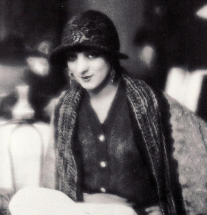 Kiki De Montparnasse — Man Ray