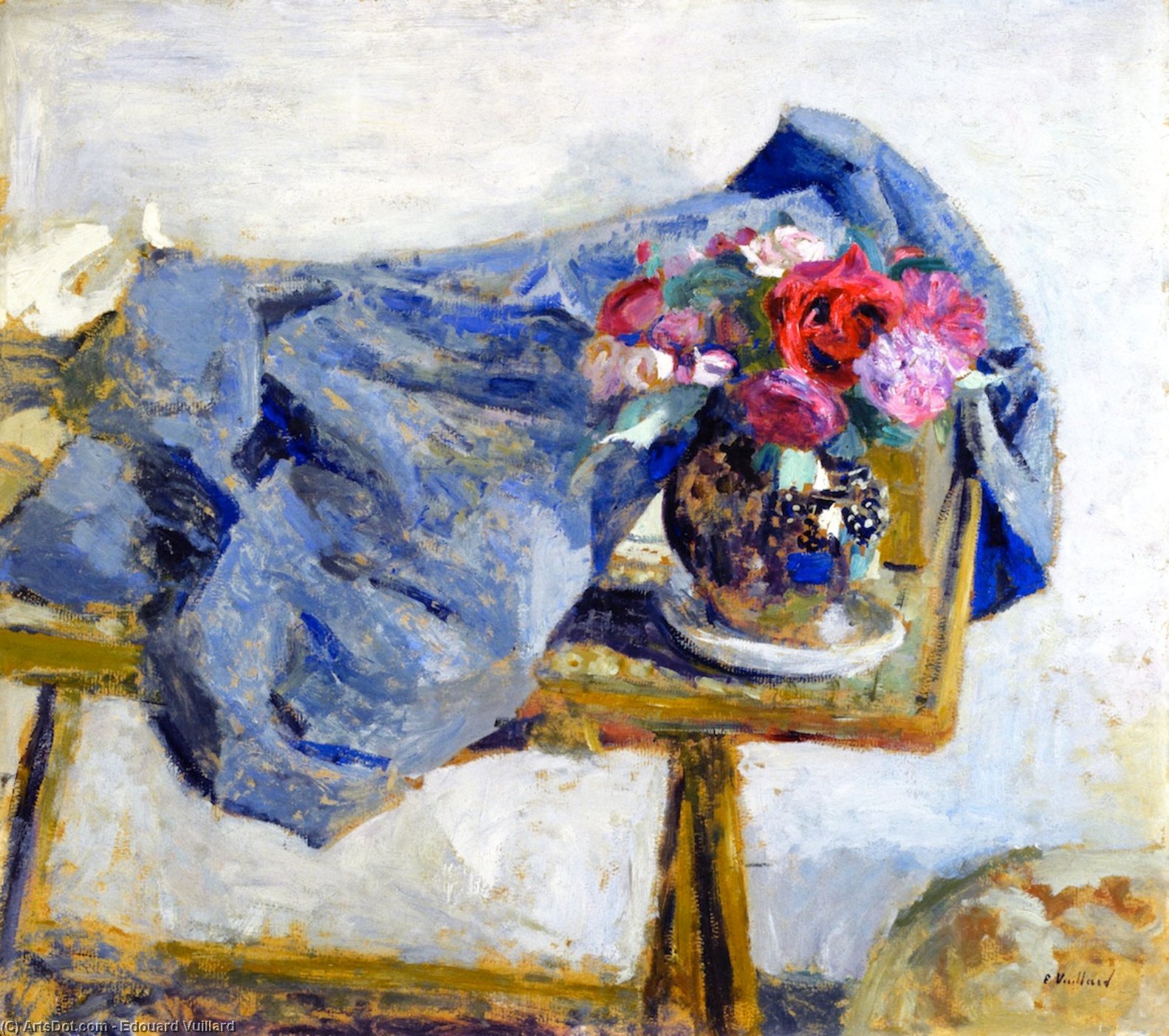 Red Roses And A Cloth On A Table — Jean-édouard Vuillard