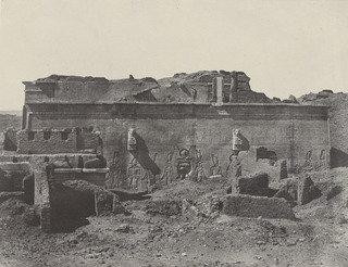 Grand Temple De Denderah, Façade Postérieure — Maxime Du Camp