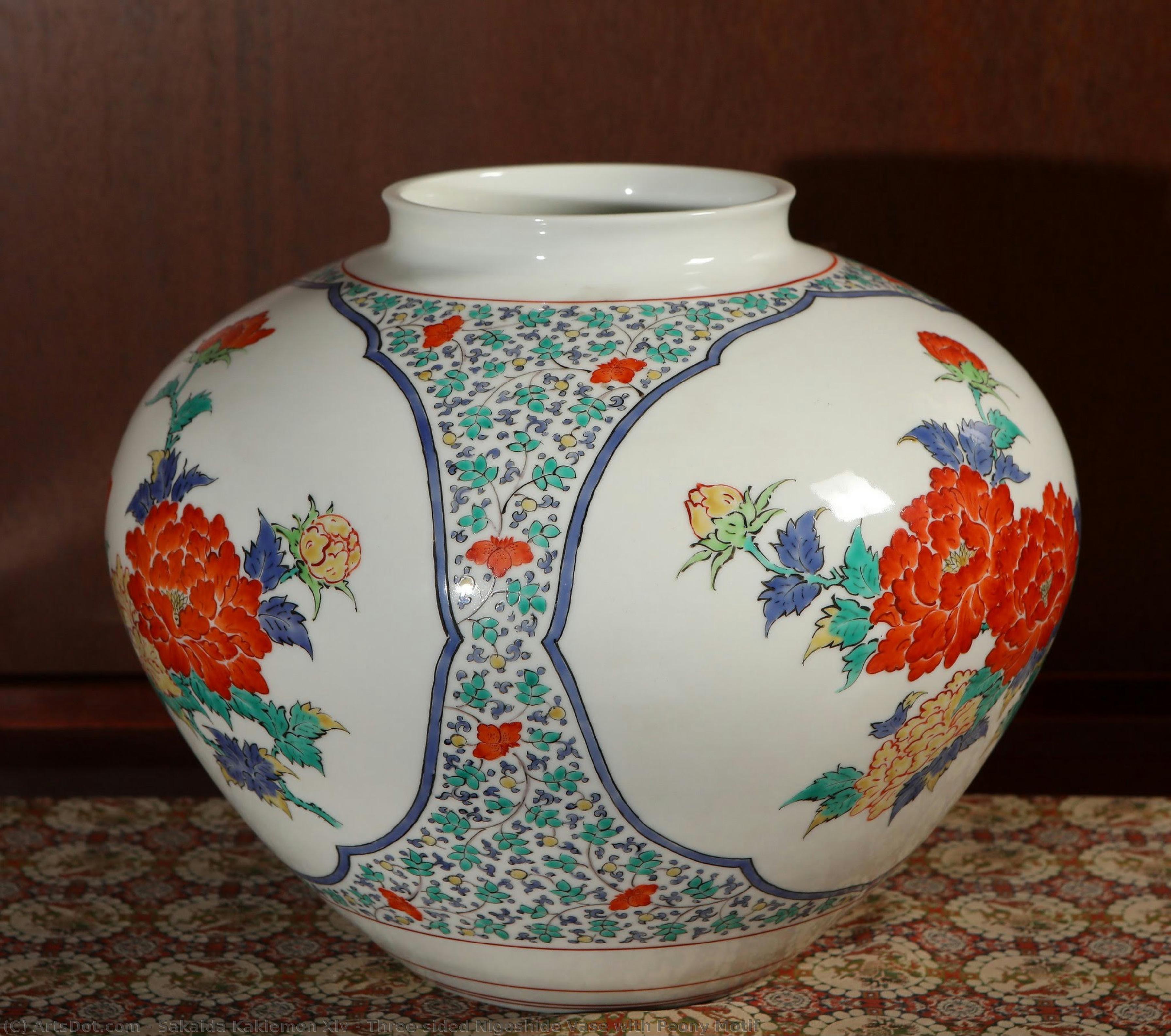 Three-sided Nigoshide Vase With Peony Motif — Sakaida Kakiemon Xiv
