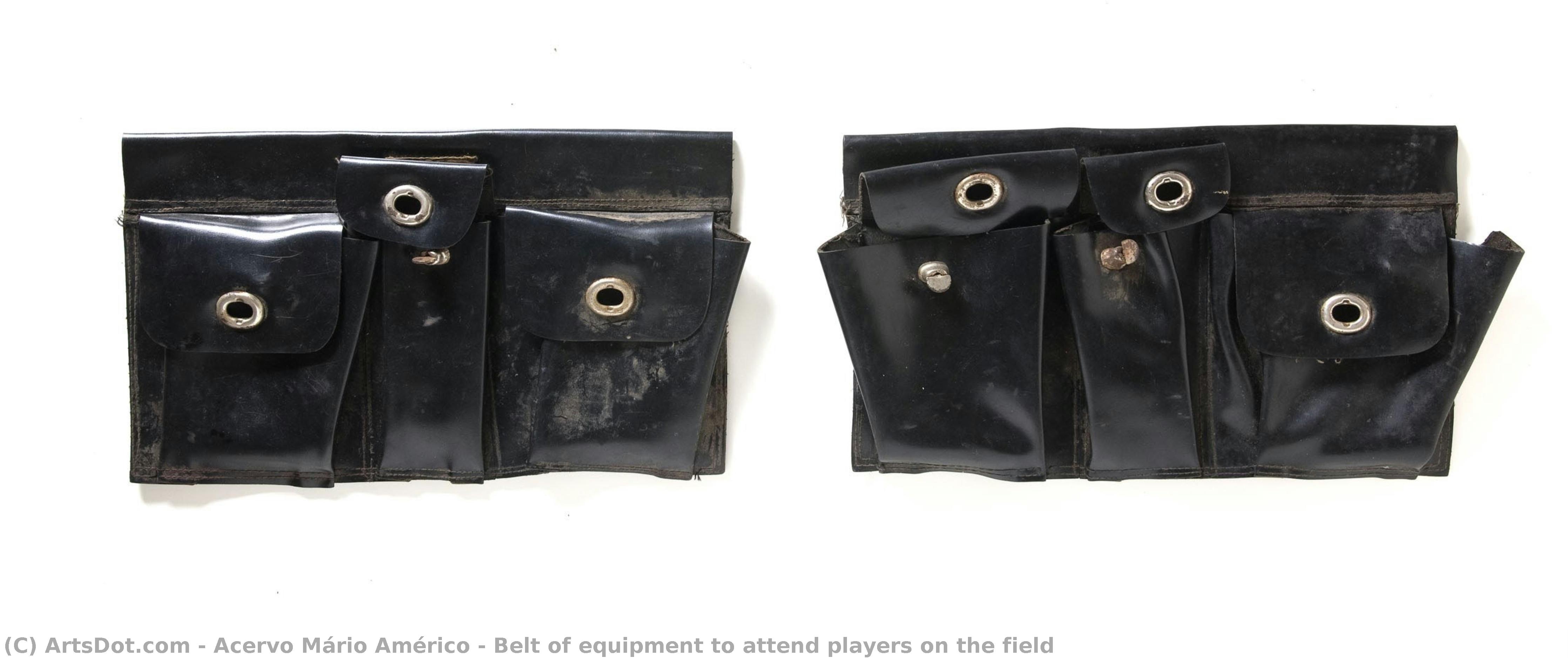 Belt Of Equipment To Attend Players On The Field — Acervo Mário Américo