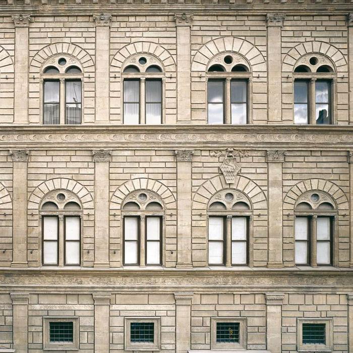 Façade (detail) — Леон Баттиста Альберти