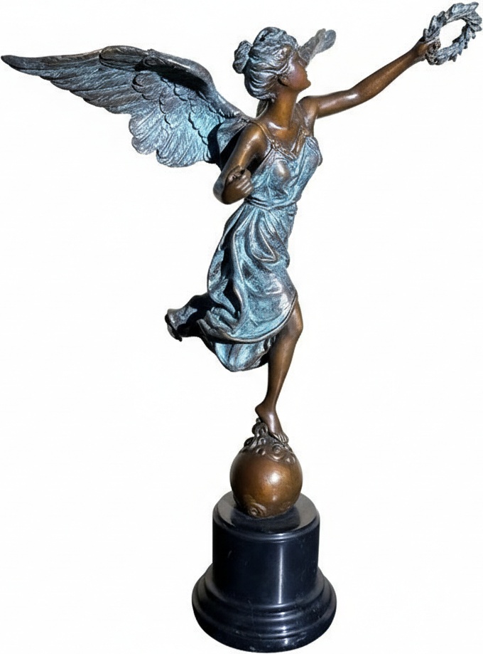 Aged Patina Casting Bronze Evoking Timeless Grace, This 41cm Bronze Sculpture Depicts The Winged Victory In A Classical Style. The Figure’s Flowing Drapery And Feathered Wings Are Meticulously Detailed, Showcasing Exceptional Craftsmanship. An Aged Pat