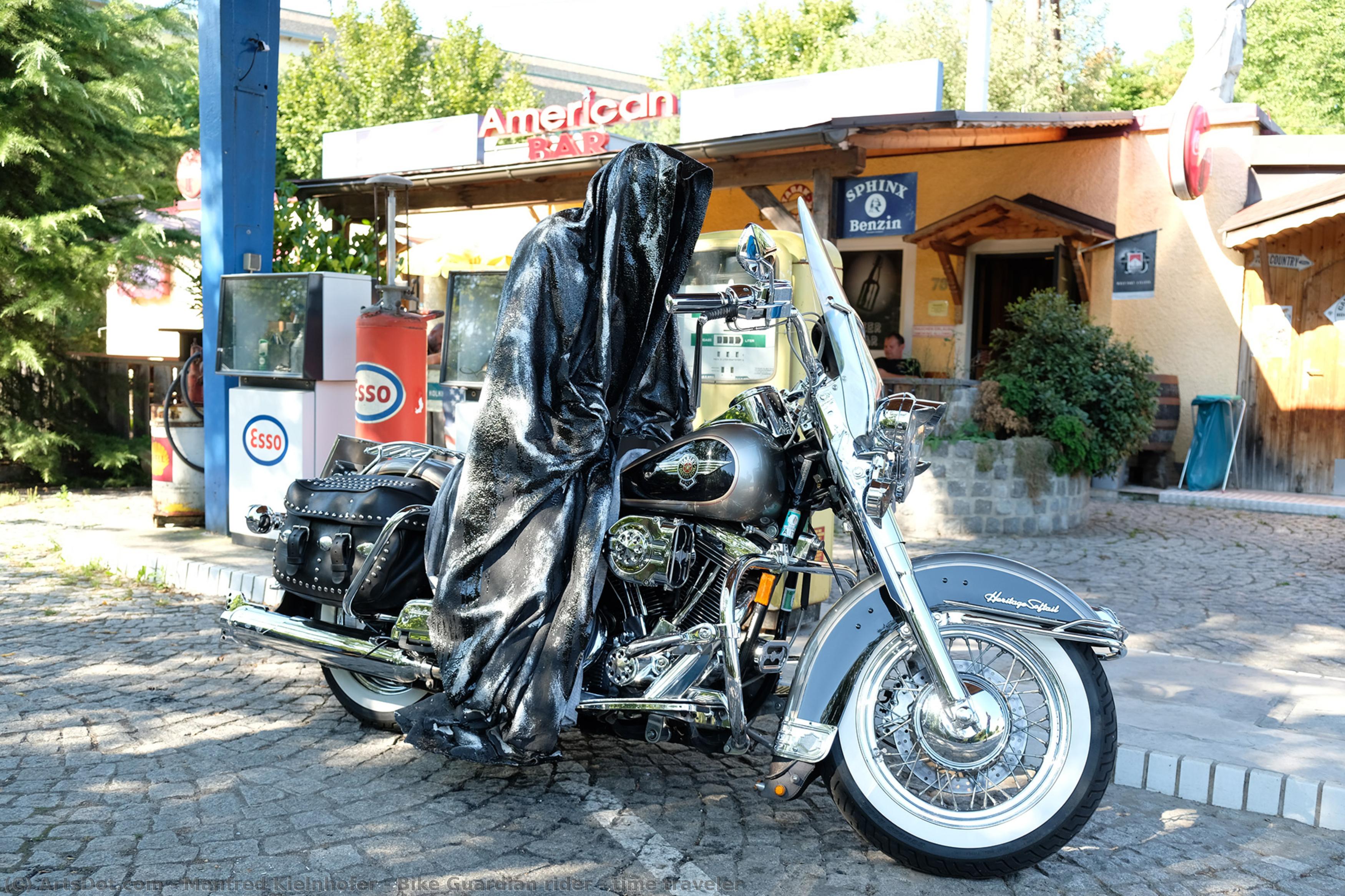 Bike Guardian Rider - Time Traveler — Manfred Kielnhofer