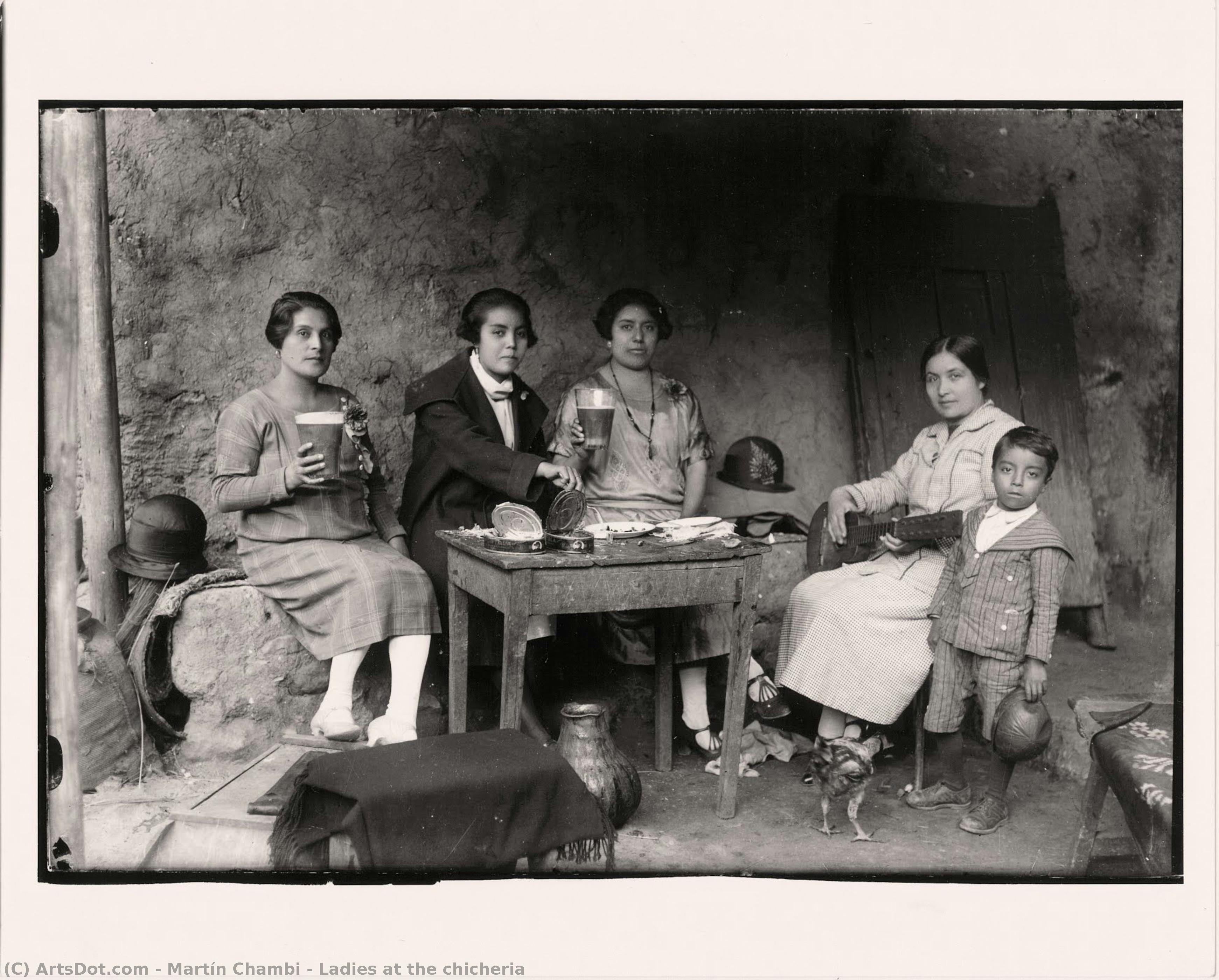 Ladies At The Chicheria — Martín Chambi