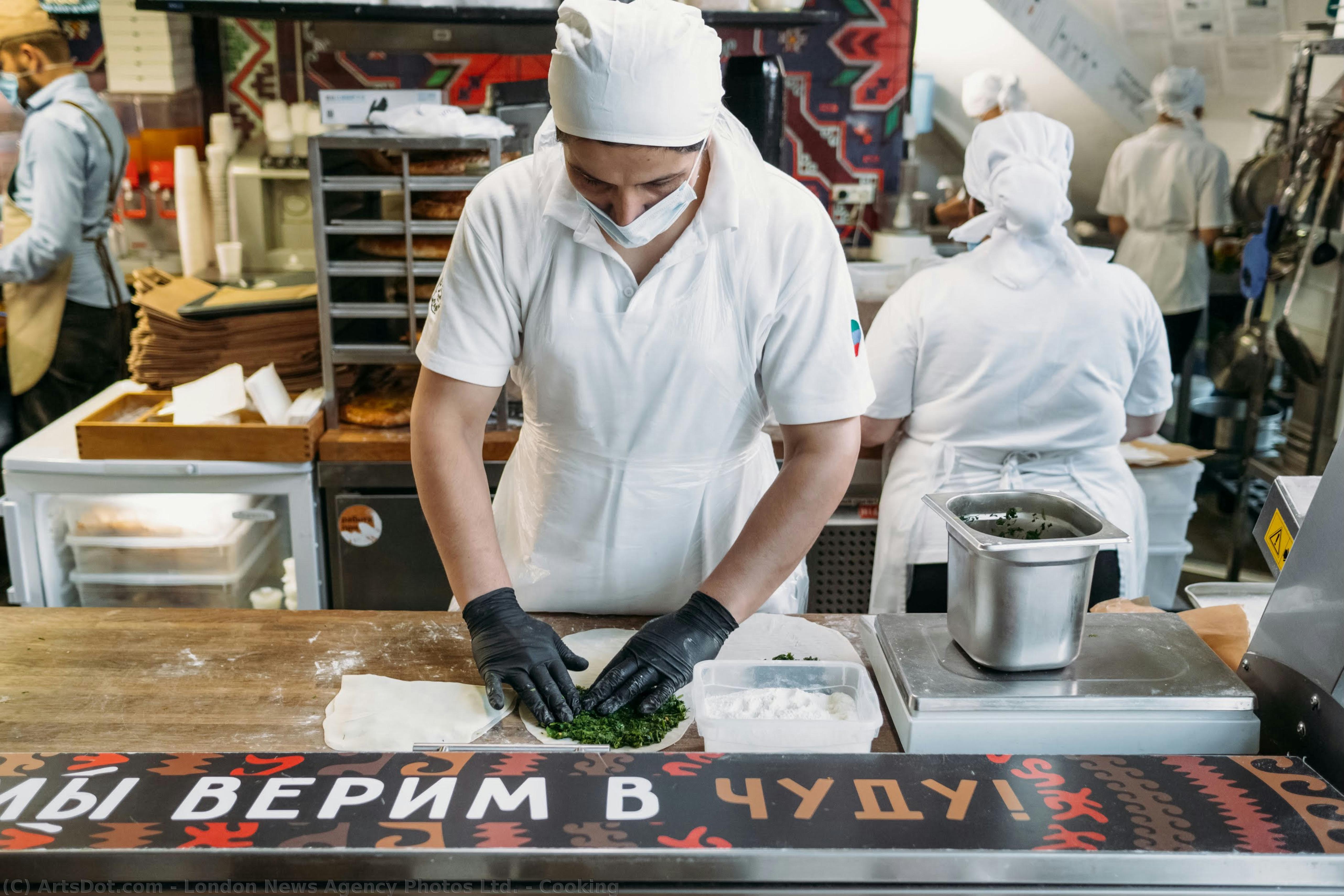 Cooking — London News Agency Photos, Ltd
