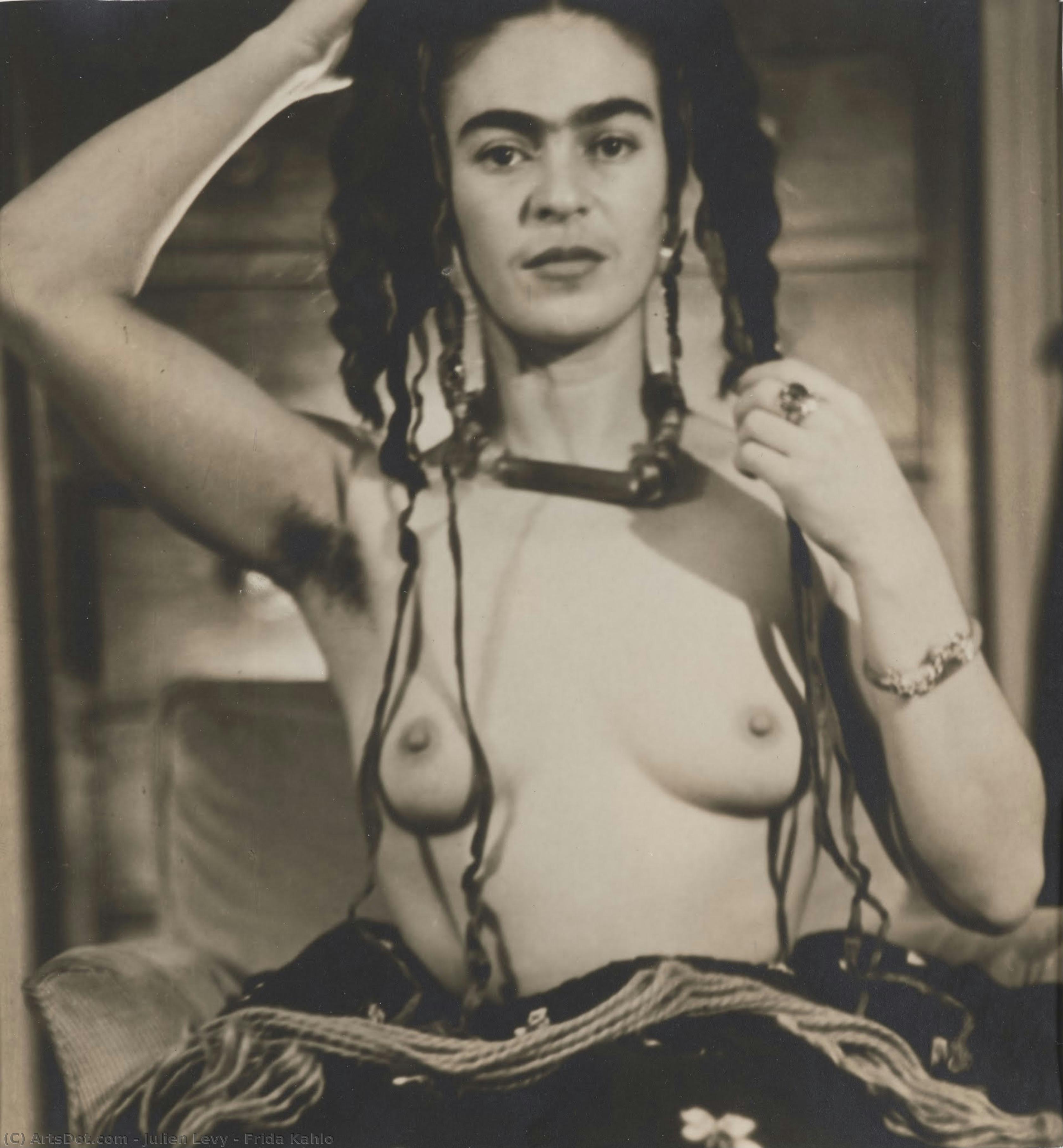 Frida Kahlo — Жюльен Леви