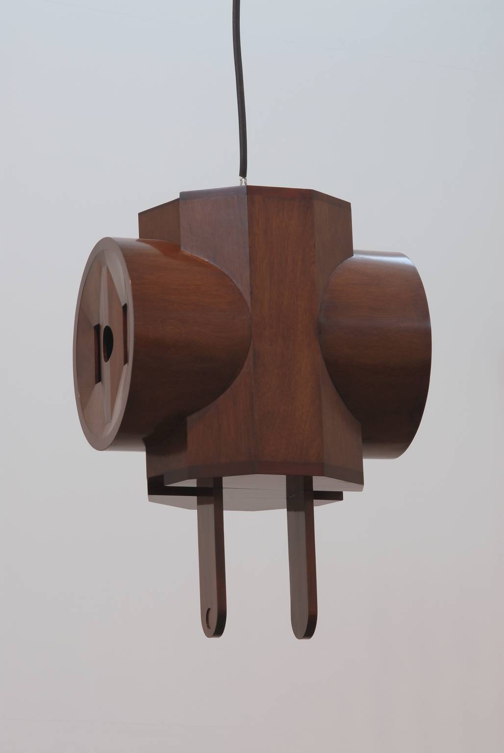 Giant 3-way Plug — Клас Олденбург