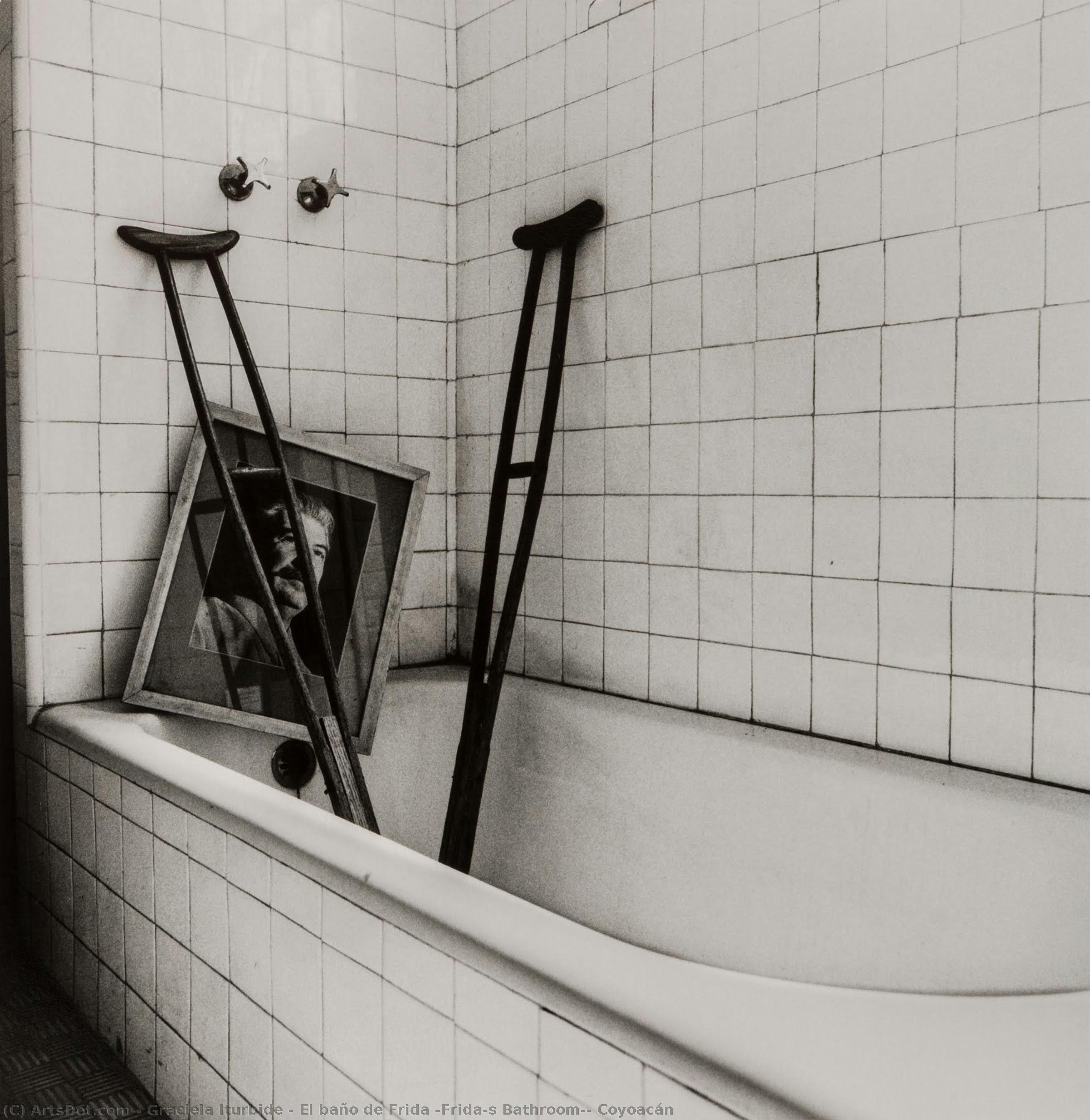 El Baño De Frida (frida’s Bathroom), Coyoacán — Graciela Iturbide