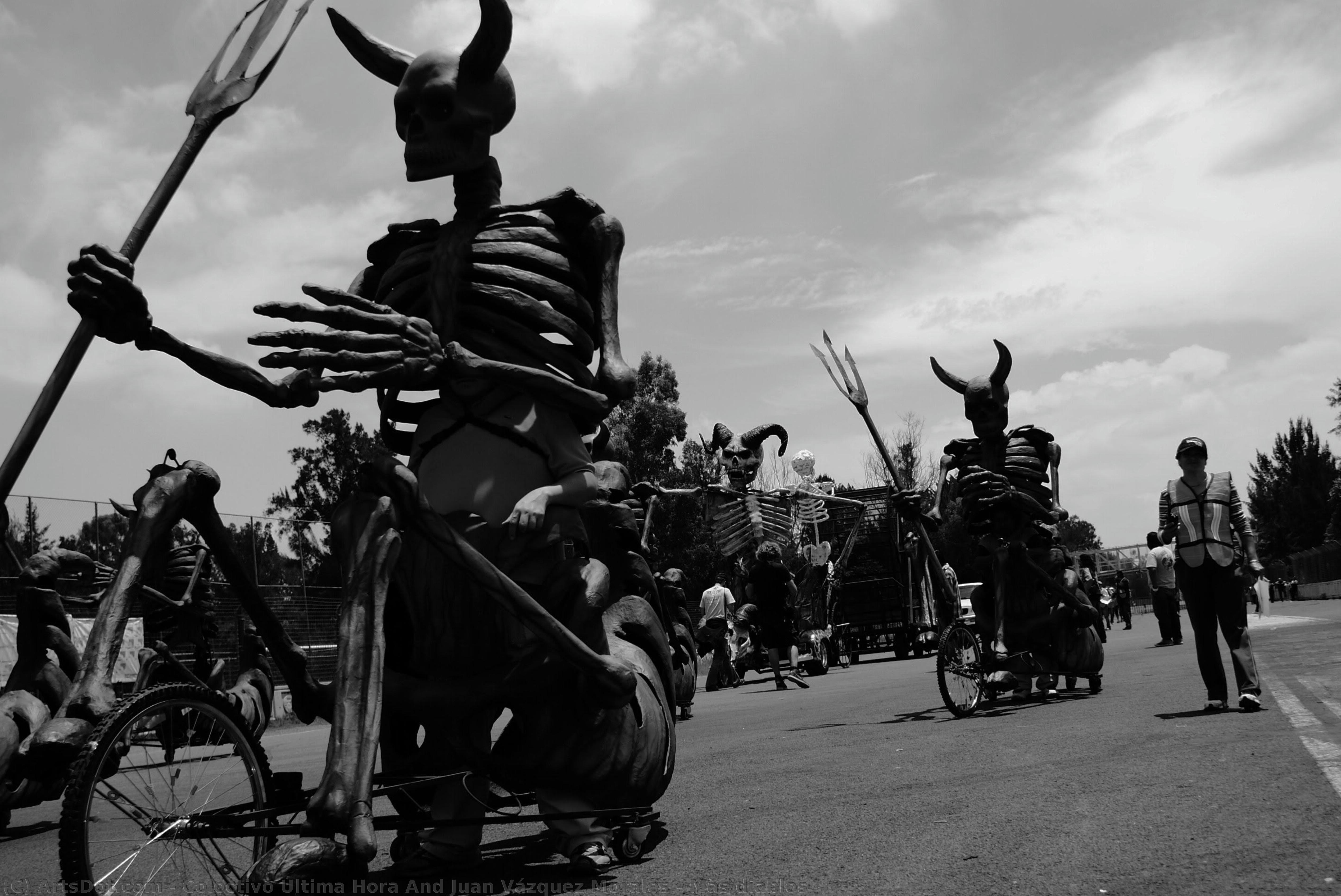 Más Diablos — Colectivo Última Hora And Juan Vázquez Morales
