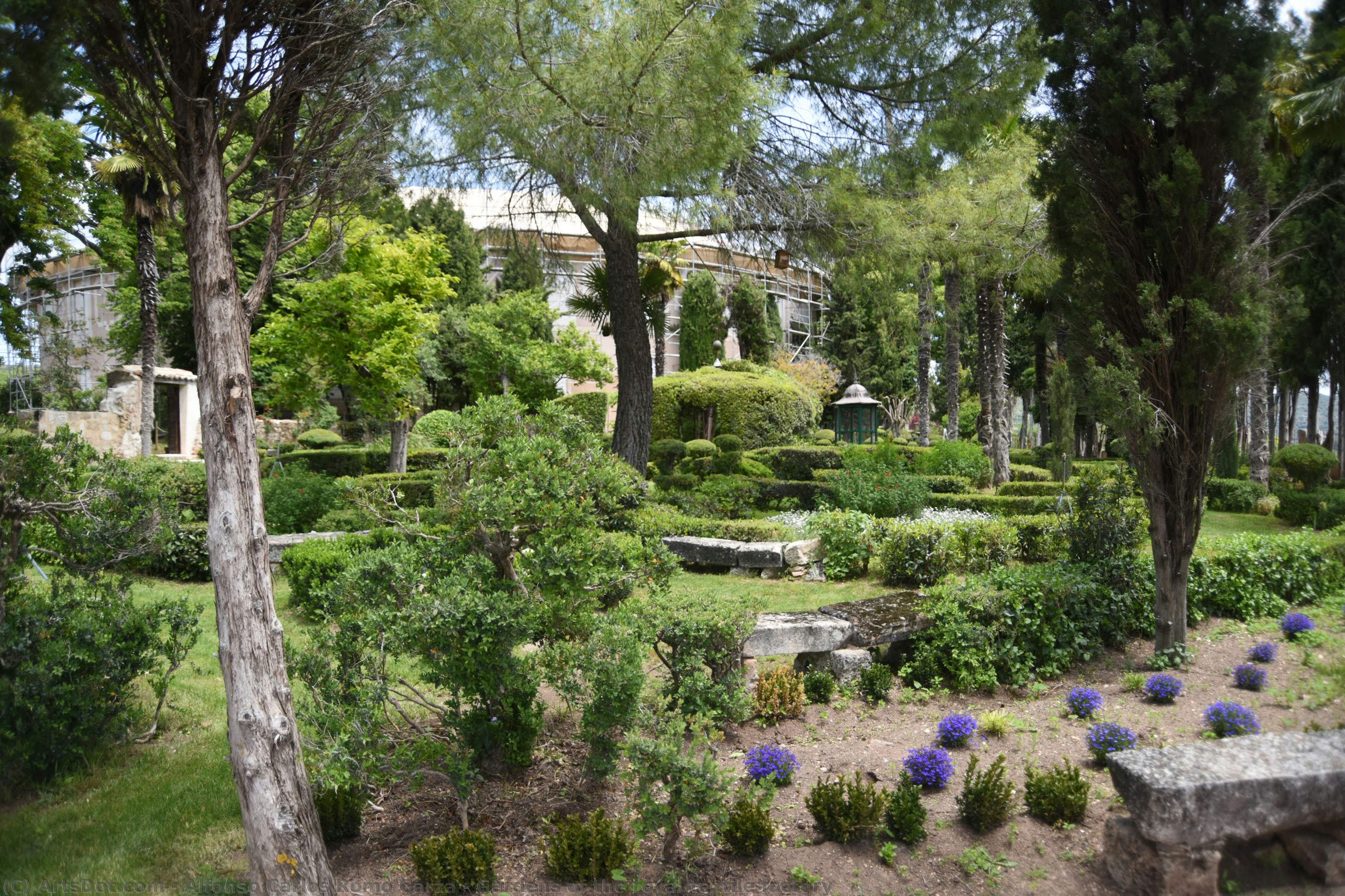 Gardens Of The Royal Textile Factory — アルフォンソ・カルロス・ロモ・ガルサ