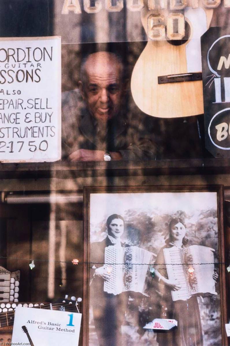 Old New York Lower East Side Music Shop — Camilo José Vergara
