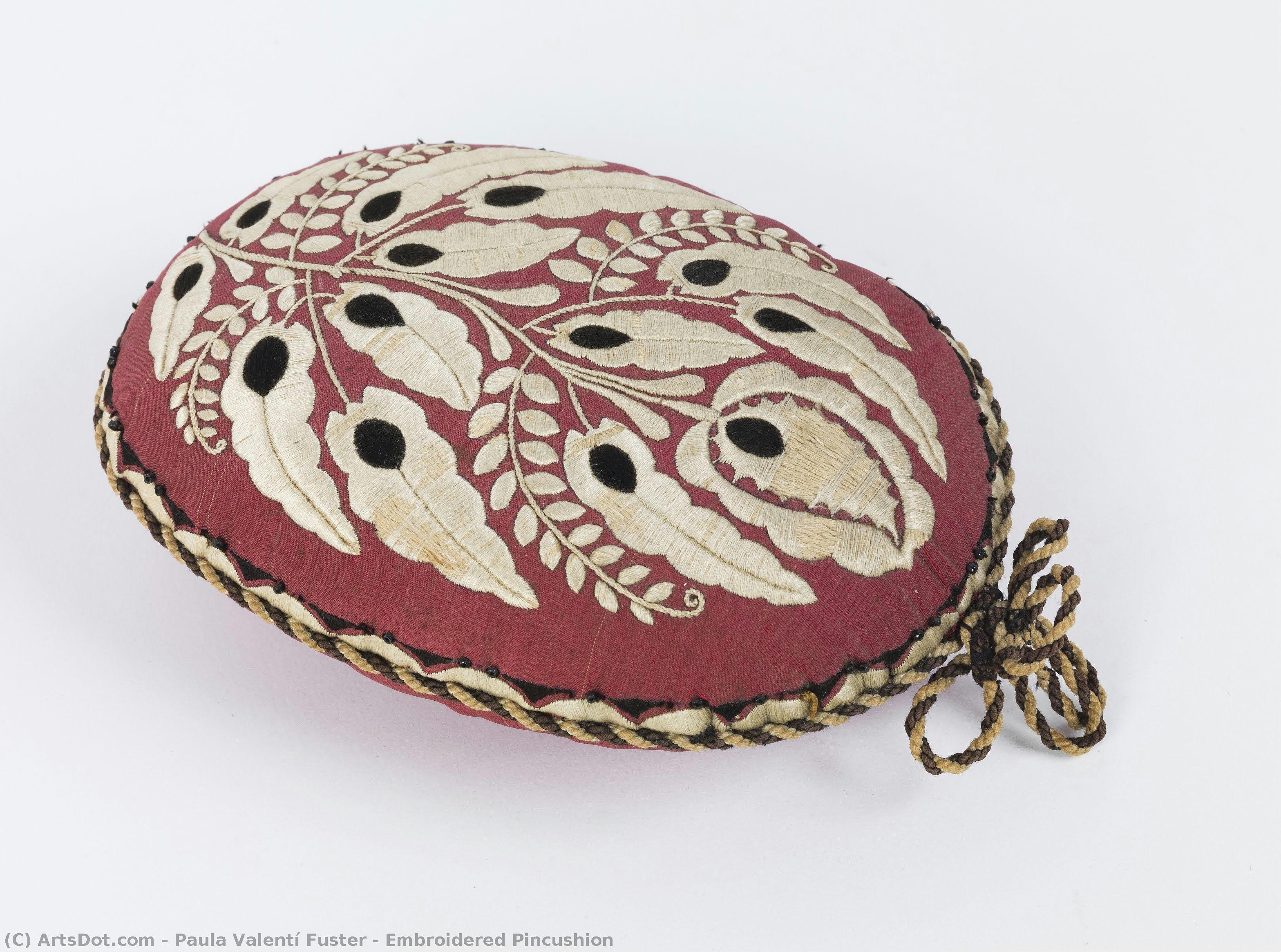Embroidered Pincushion — Paula Valentí Fuster