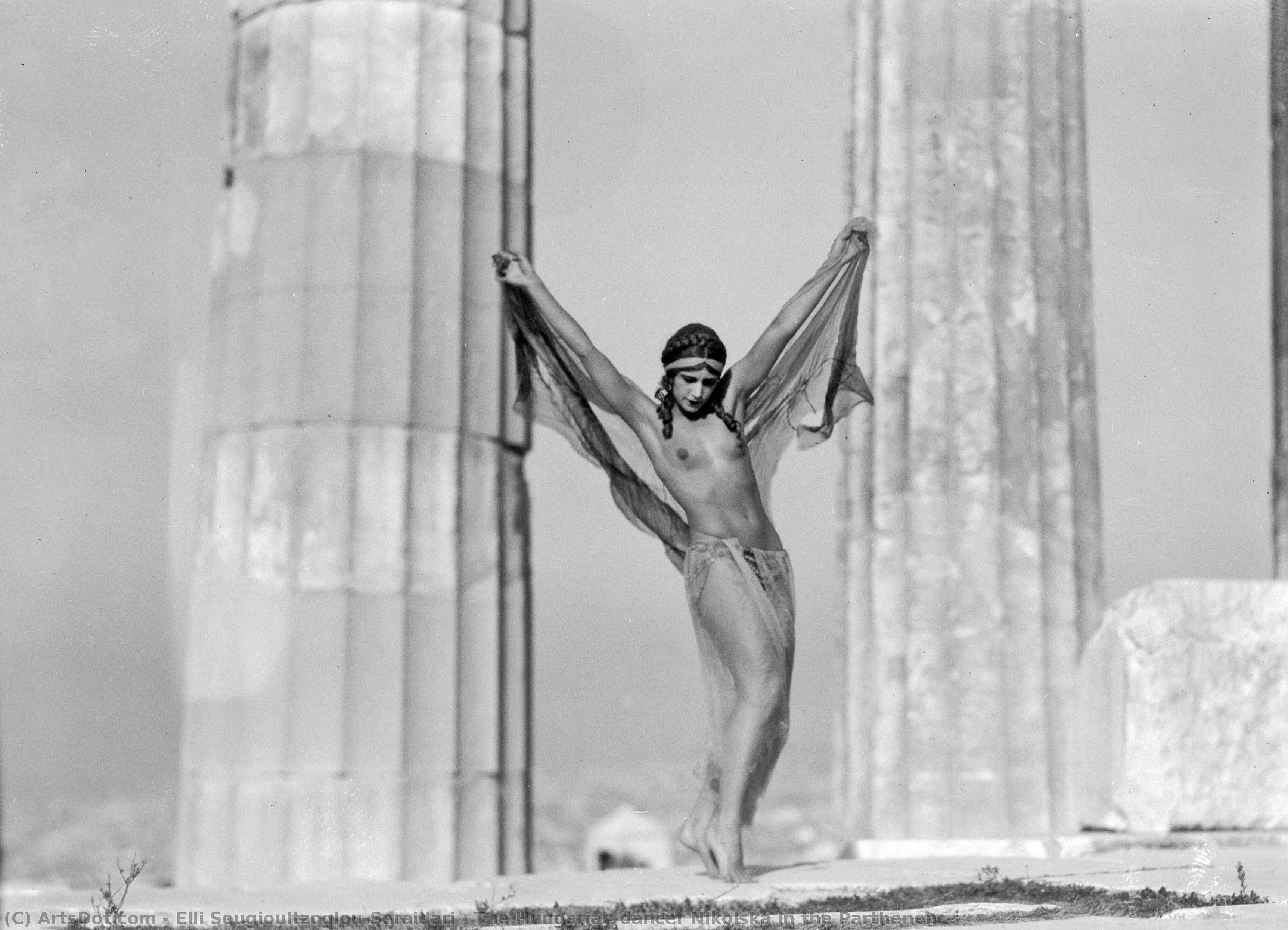 The Hungarian Dancer Nikolska In The Parthenon — Elli Seraidari