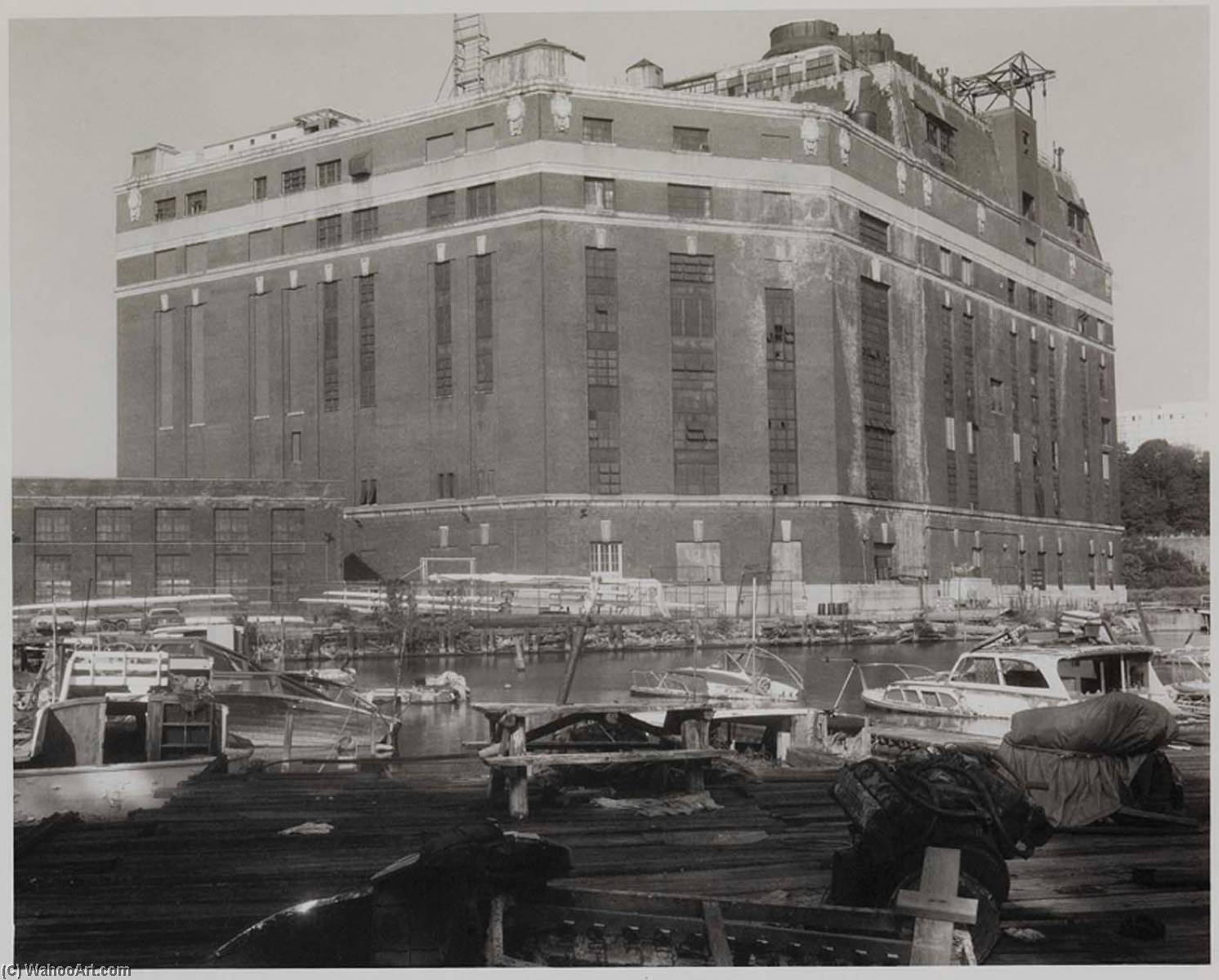 202 St. Exterior St., From The Series New York 114 — Madoka Takagi