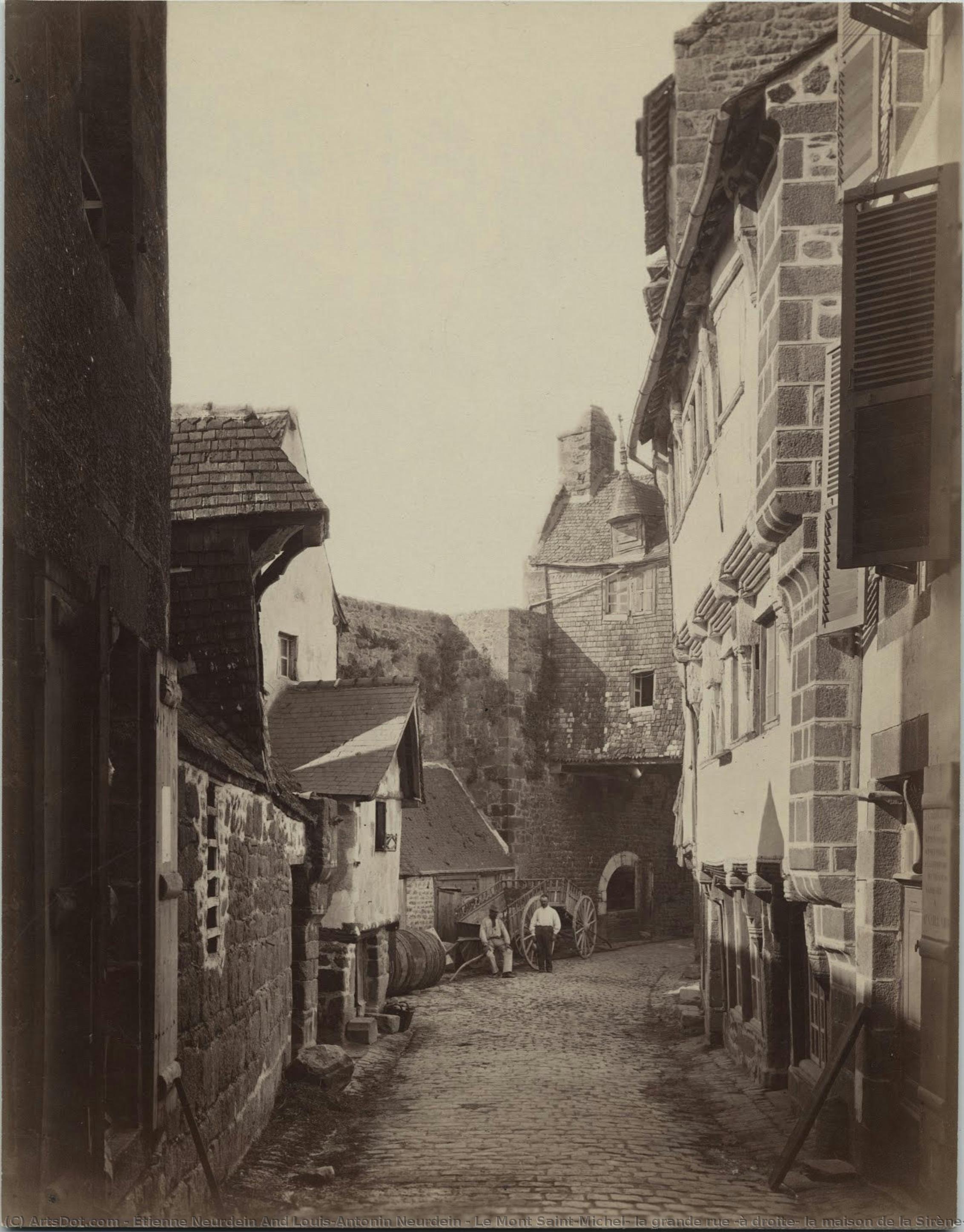 Le Mont Saint-michel, La Grande Rue (à Droite, La Maison De La Sirène) — Étienne Neurdein And Louis-antonin Neurdein