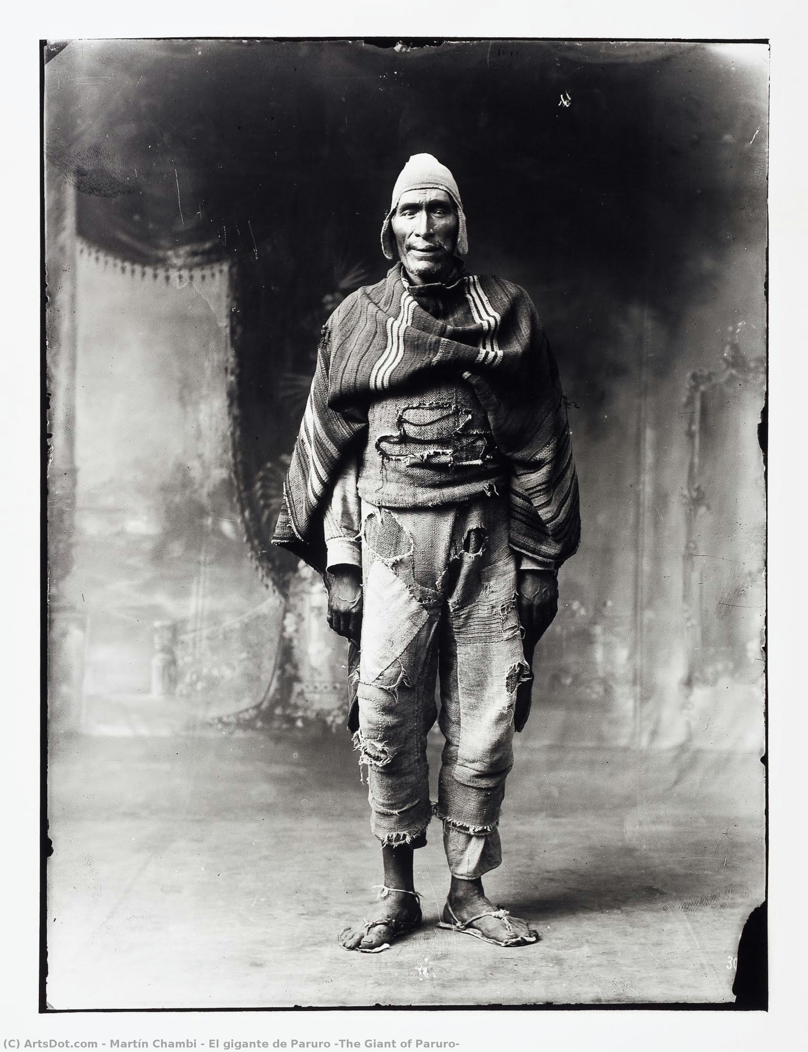 El Gigante De Paruro [the Giant Of Paruro] — Martín Chambi
