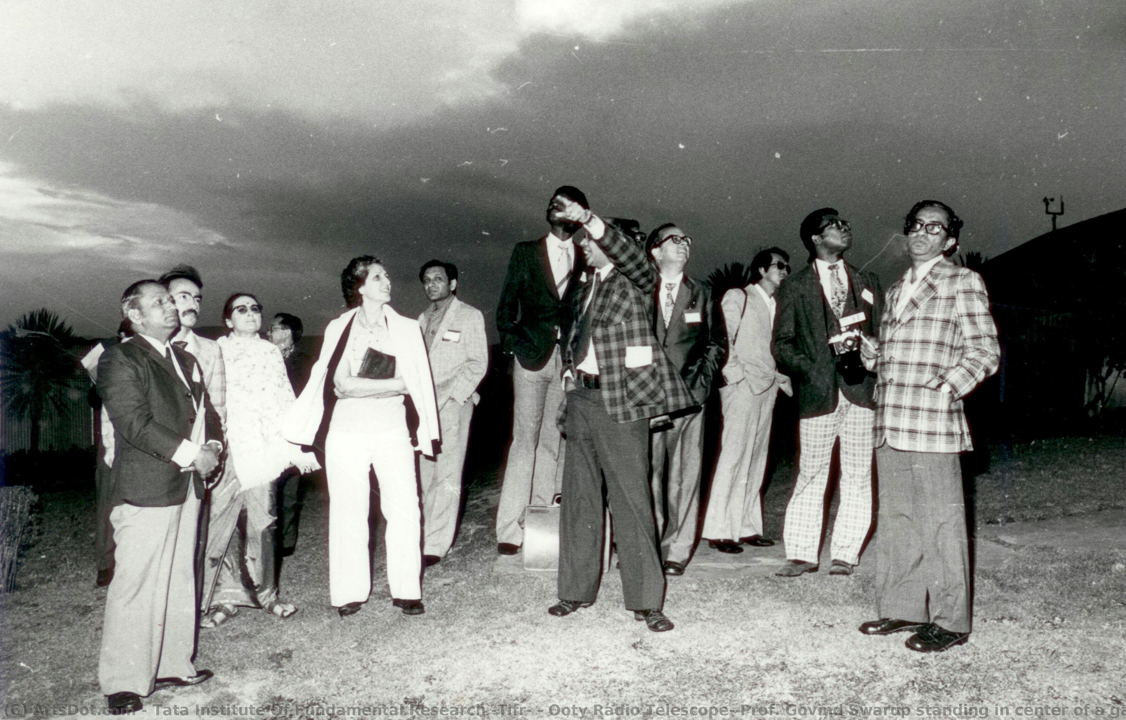 Ooty Radio Telescope, Prof. Govind Swarup Standing In Center Of A Gathering — Tata Institute Of Fundamental Research (tifr)