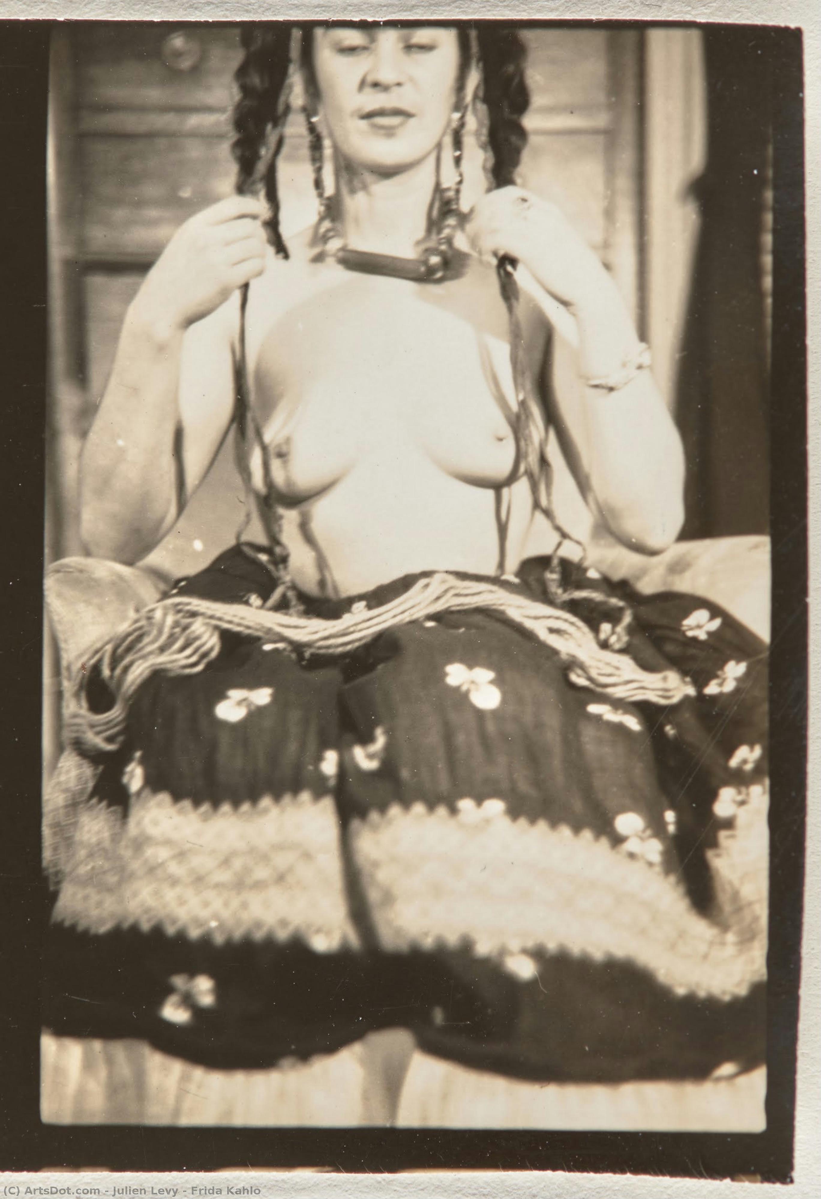 Frida Kahlo — Жюльен Леви