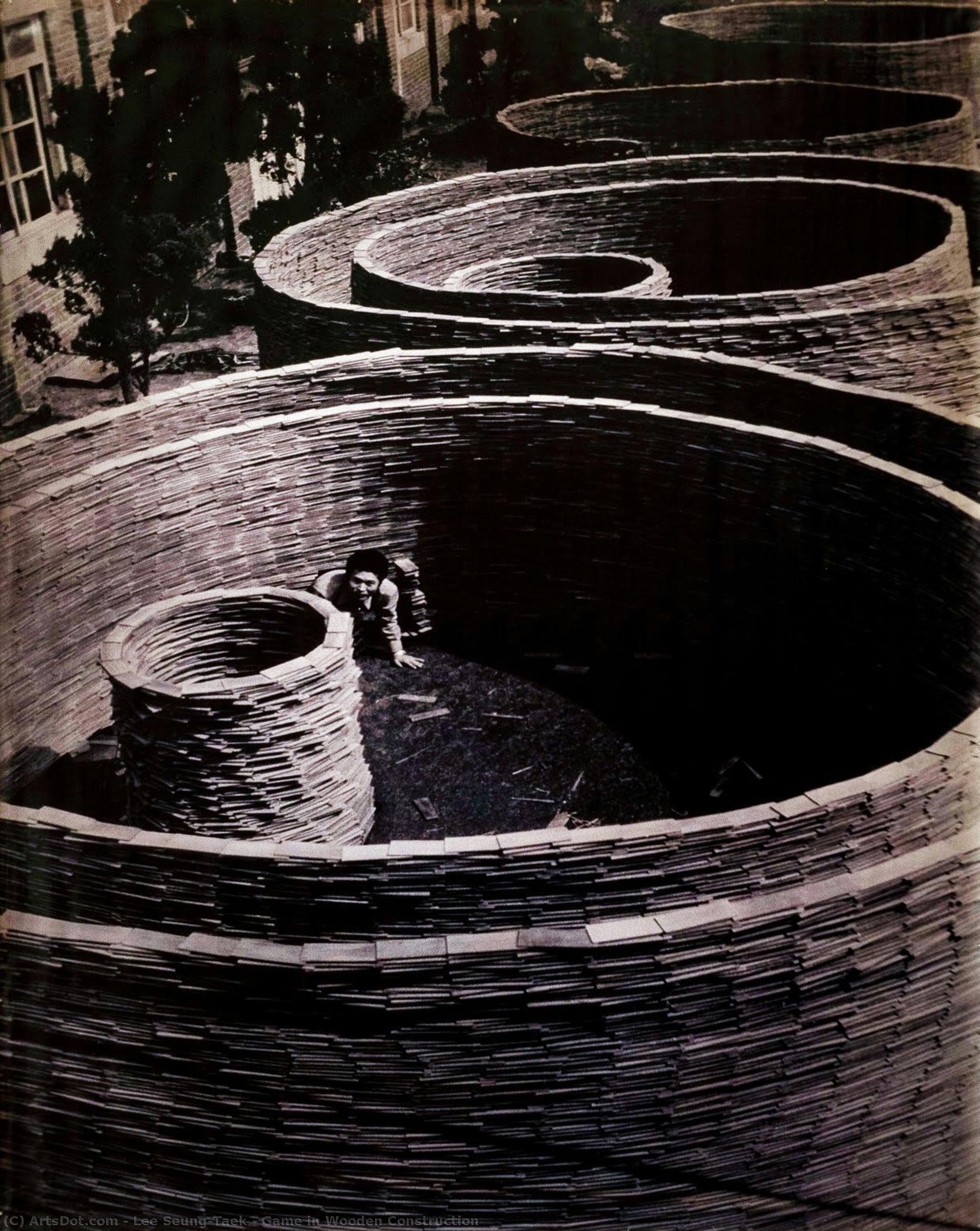 Game In Wooden Construction — Lee Seung-taek