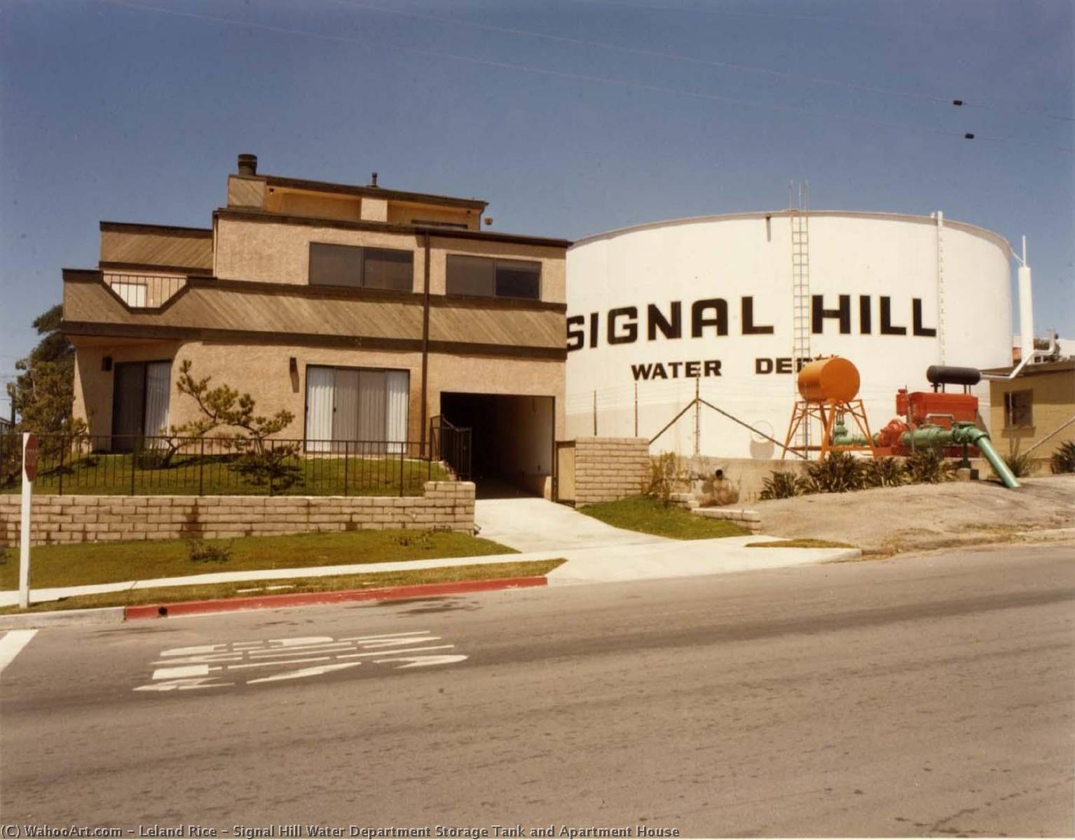 Signal Hill Water Department Storage Tank And Apartment House — Leland Rice