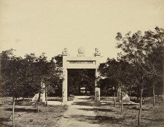Tomb Near Palichiao, The Scene Of The Commencement Of The Attack On September 21st — Felice Beato