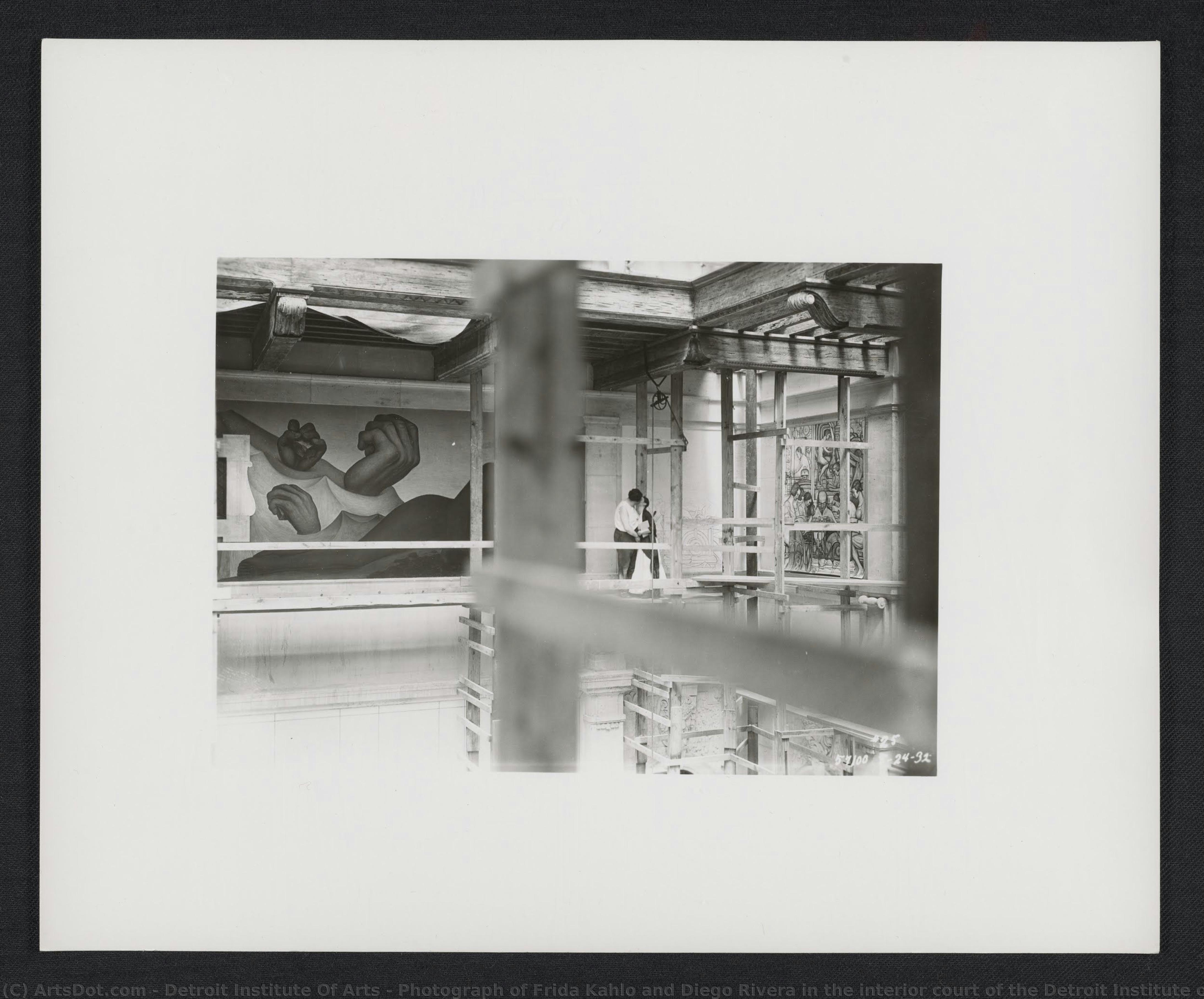 Photograph Of Frida Kahlo And Diego Rivera In The Interior Court Of The Detroit Institute Of Arts — Detroit Institute Of Arts