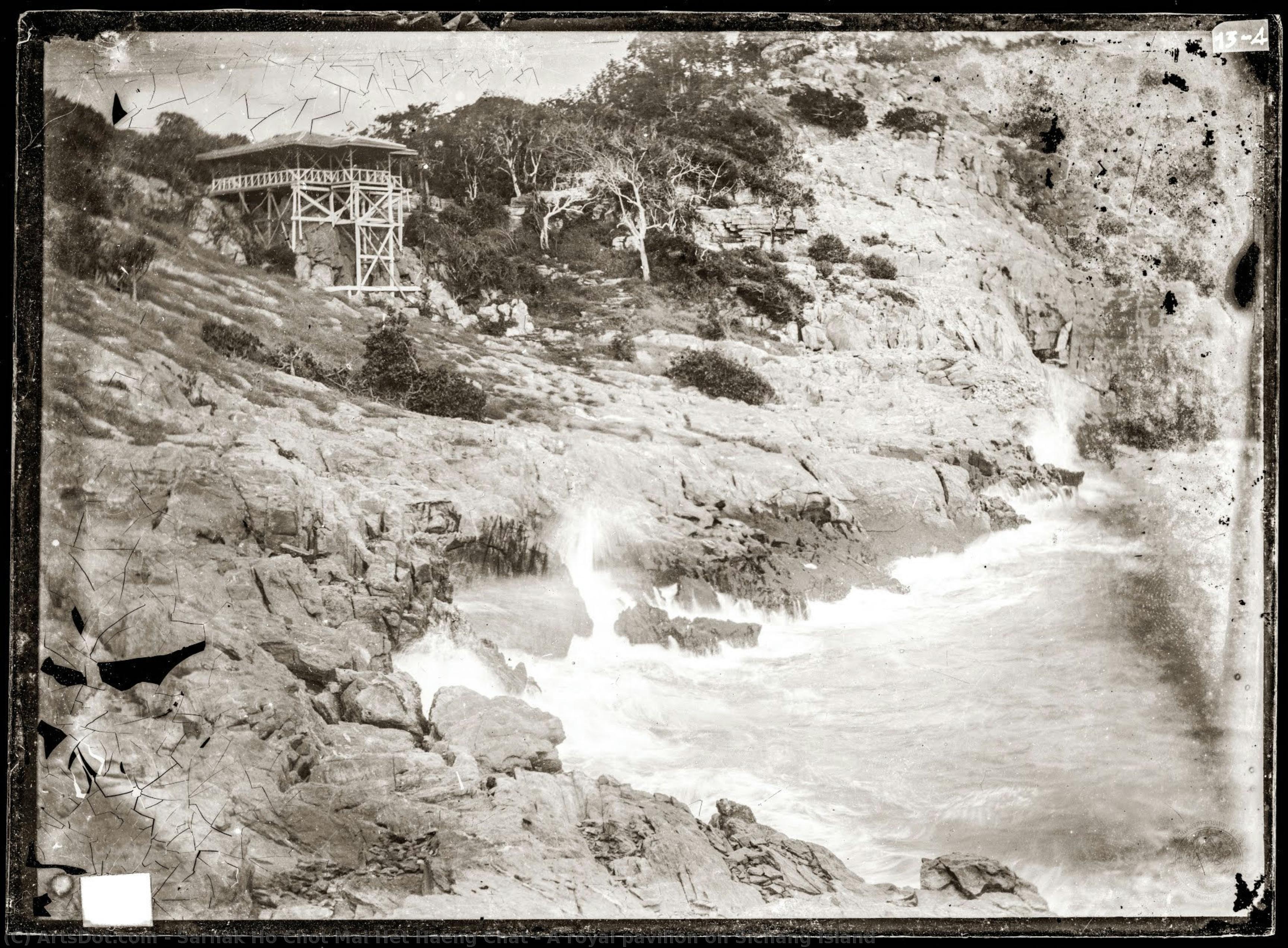 A Royal Pavilion On Sichang Island — Sarnak Ho Chot Mai Het Haeng Chat