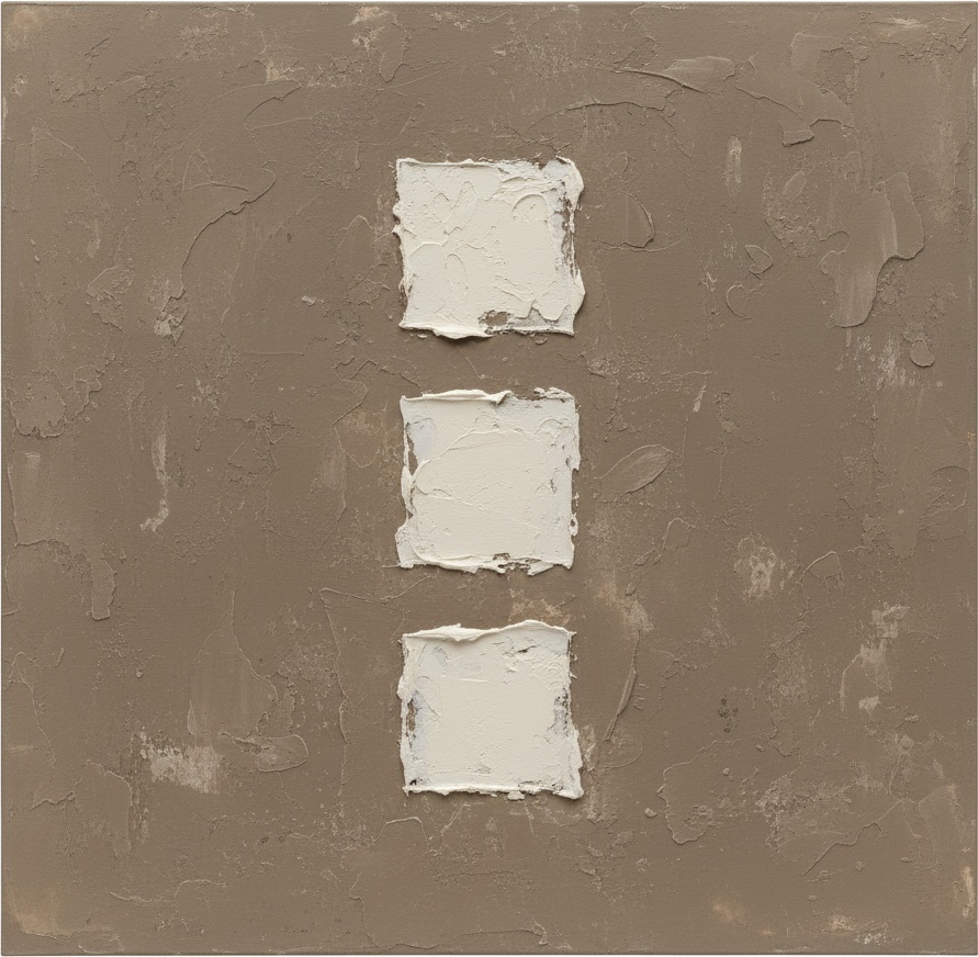 Monolithic Echoes In Taupe: A Sculptural Study Of Rhythmic White Impasto — David Moreau