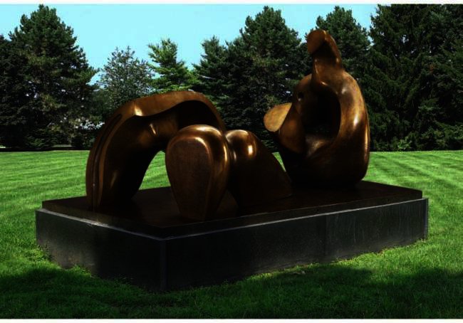 Three-piece Reclining Figure; Draped — ヒューリー・モア