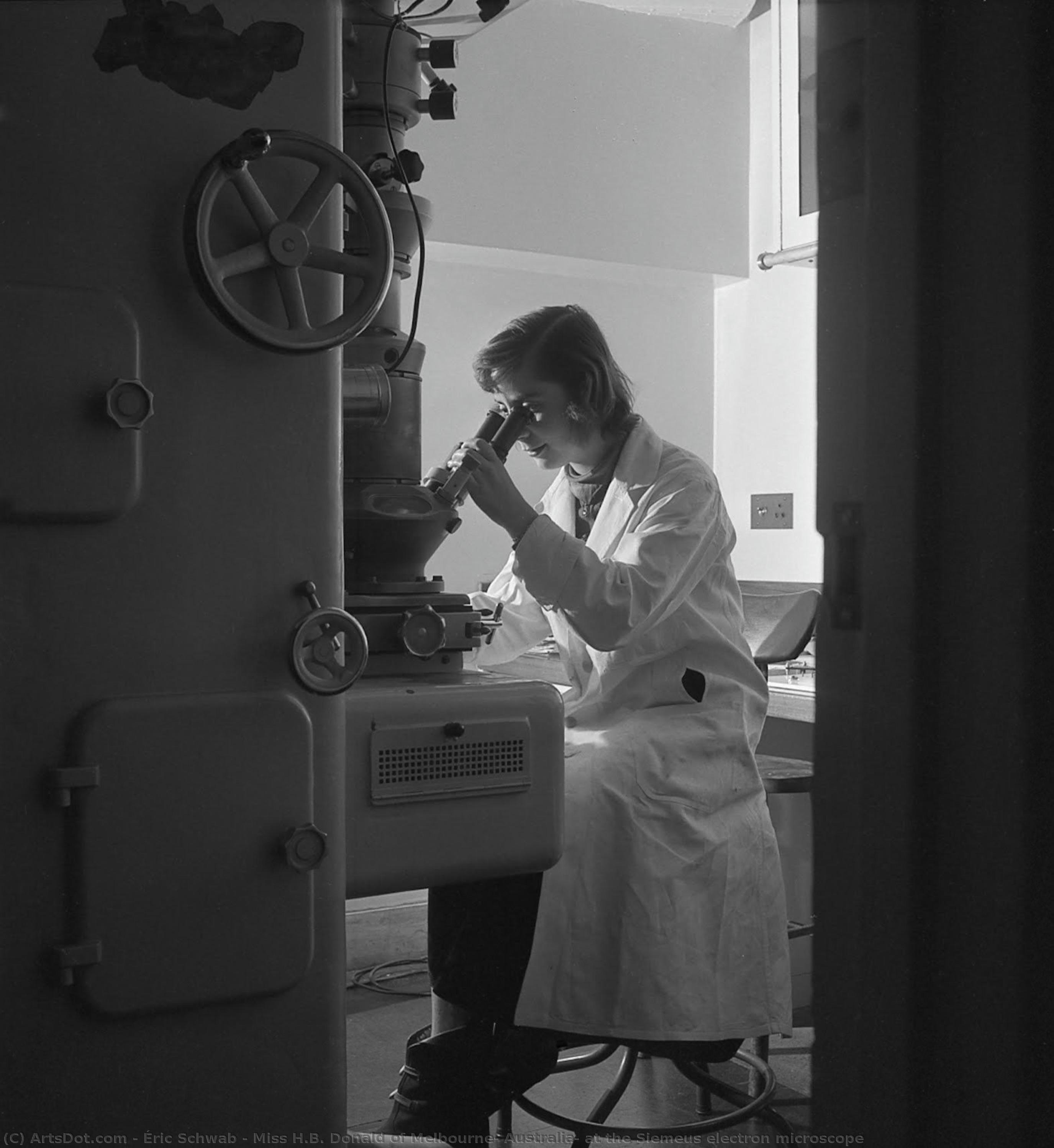 Miss H.b. Donald Of Melbourne, Australia, At The Siemeus Electron Microscope — Éric Schwab